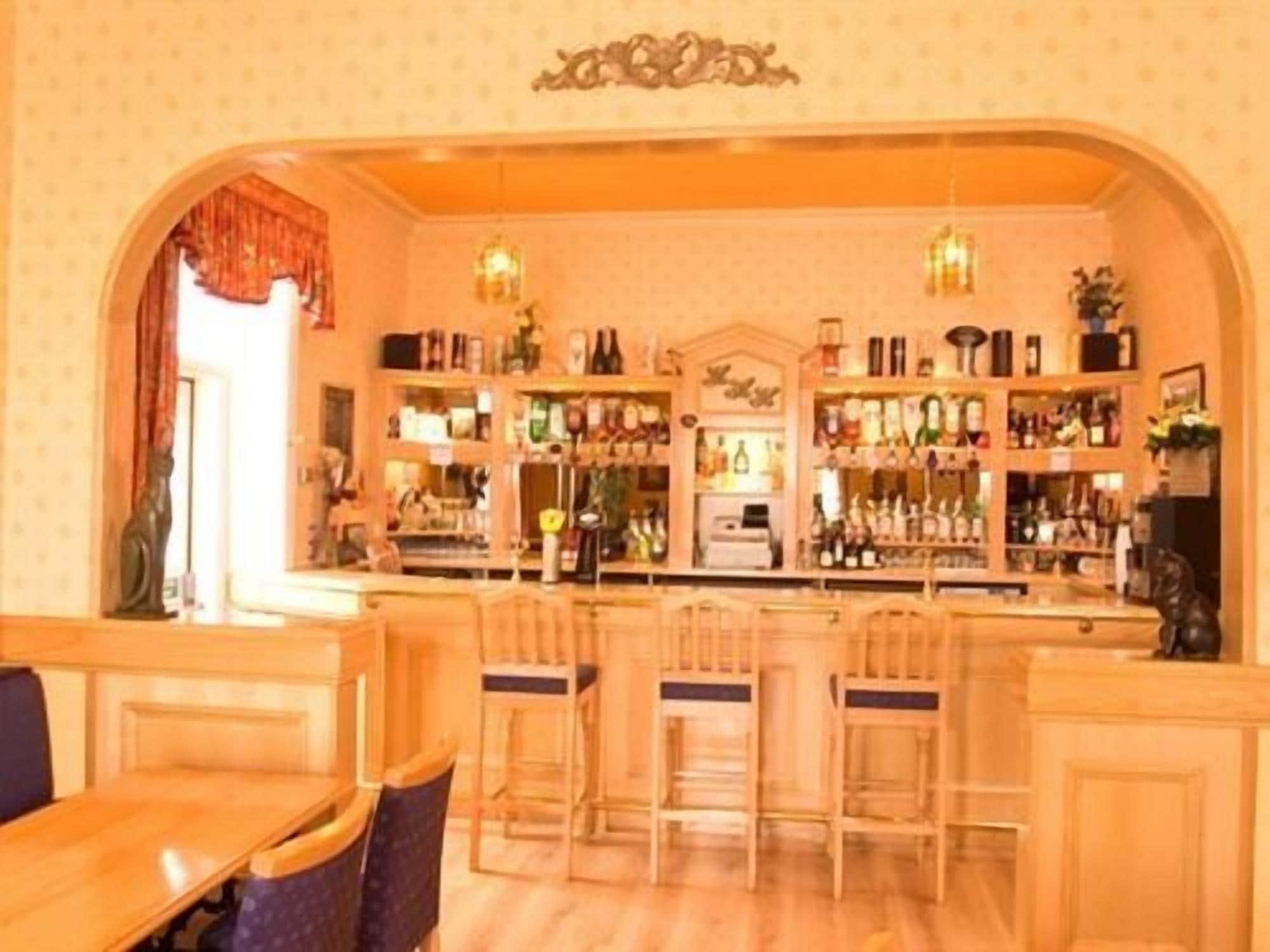 Restaurant The Hill Hotel