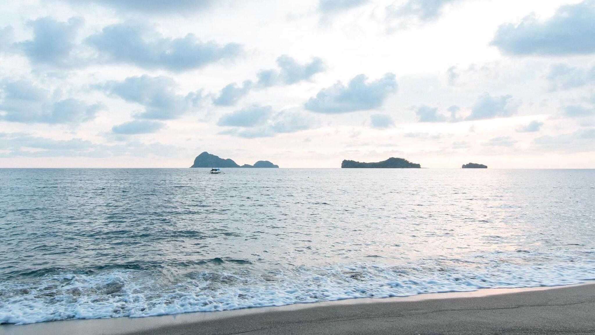 Playa Megan's Paradisio Beachfront Villa