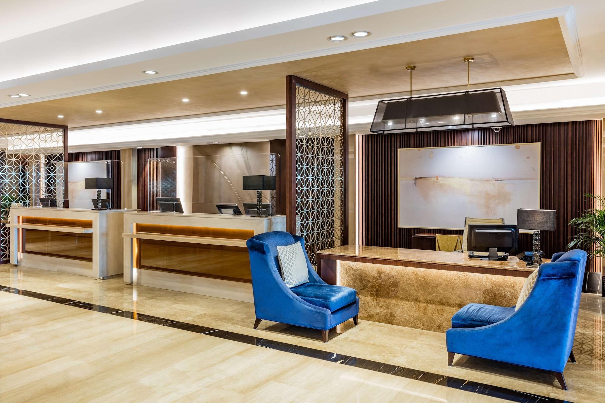 Vista Lobby The Diplomat Radisson BLU Hotel, Residence & Spa