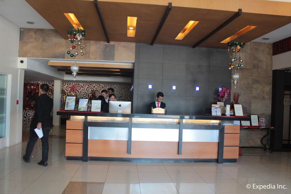 Vista Lobby Subic Bay Venezia Hotel