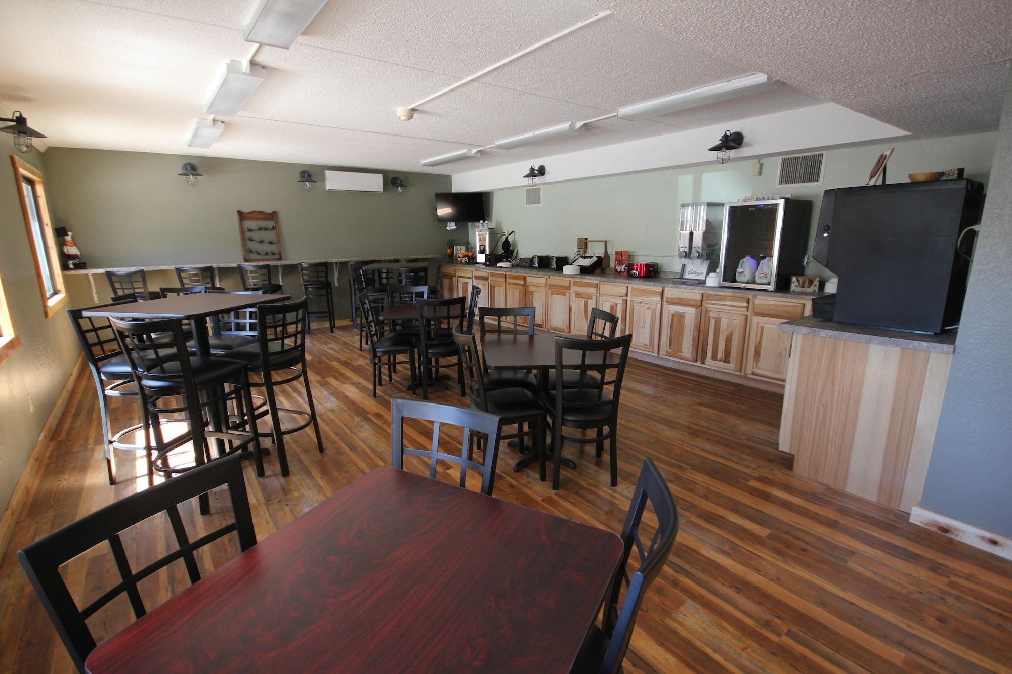 Restaurant Blackstone Lodge & Suites