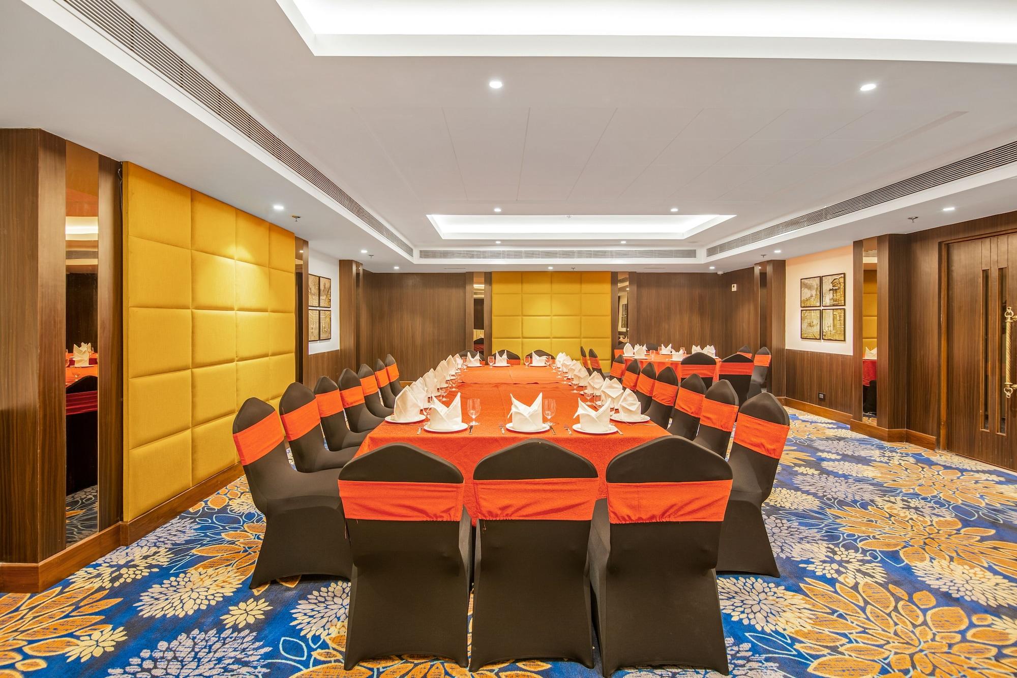 Sala de Reuniones Golden Tulip Jalandhar