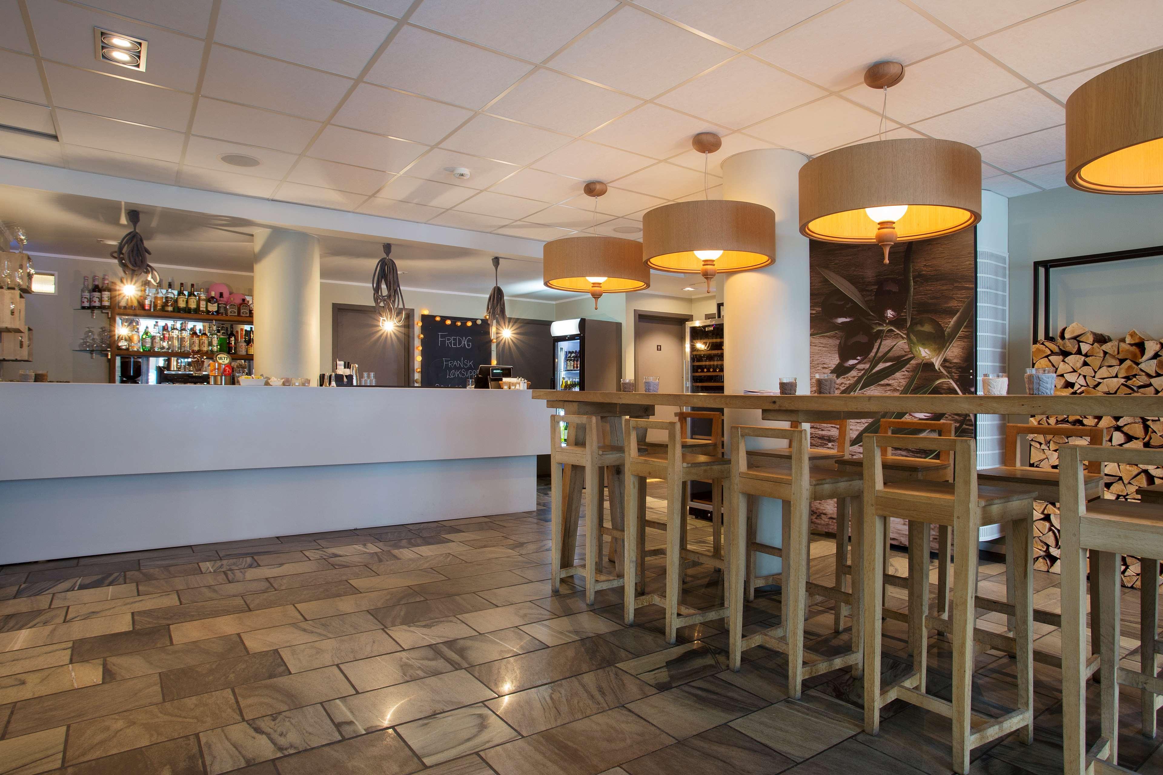 Bar/Salón Scandic Harstad