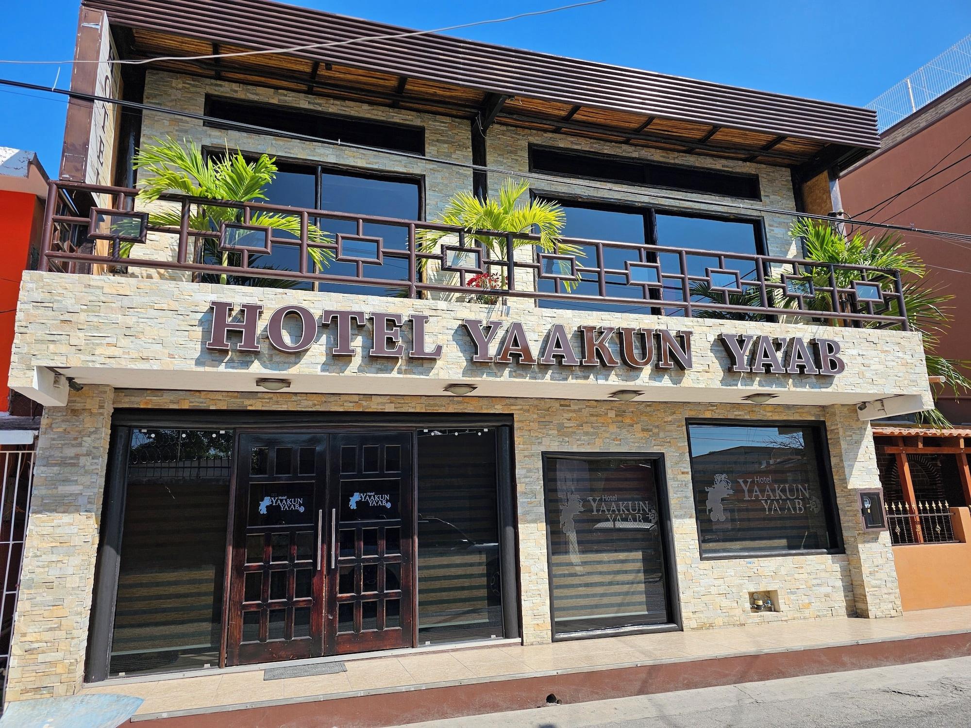 Varios Hotel Yaakun Yaab