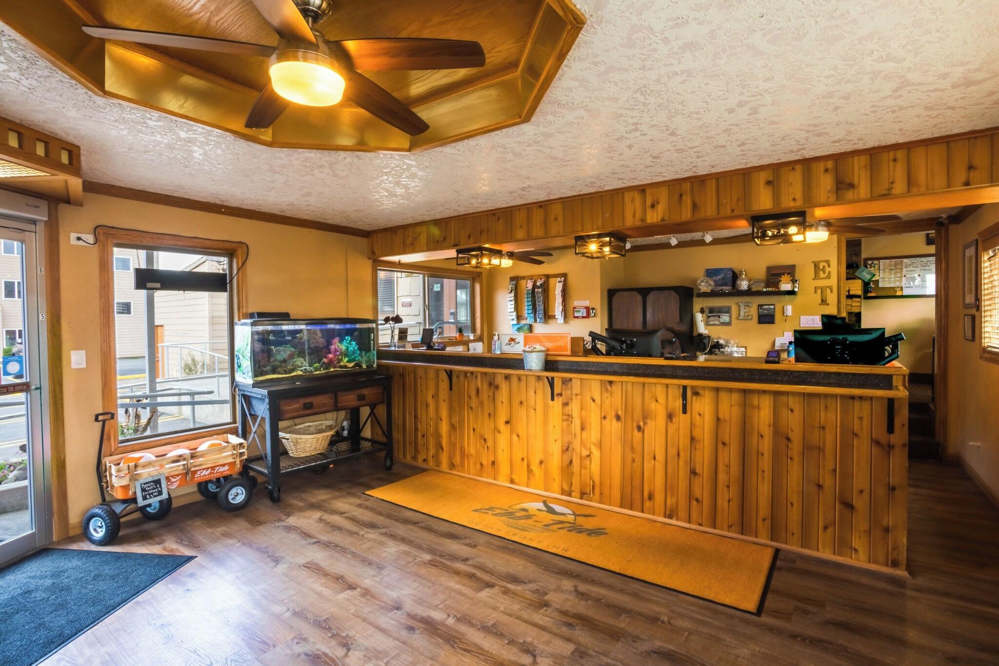 Vista Lobby Ebb Tide Oceanfront Inn