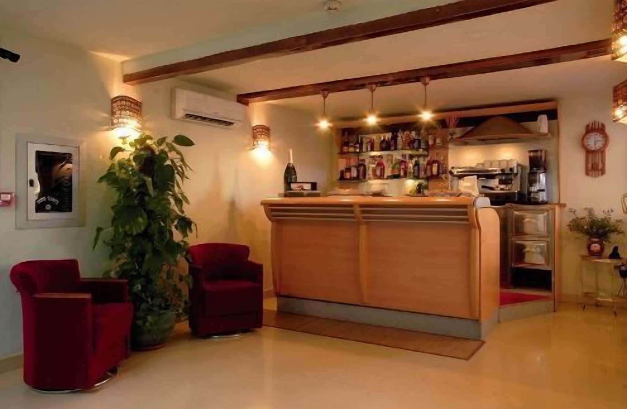 Bar/Salón Hotel Eden