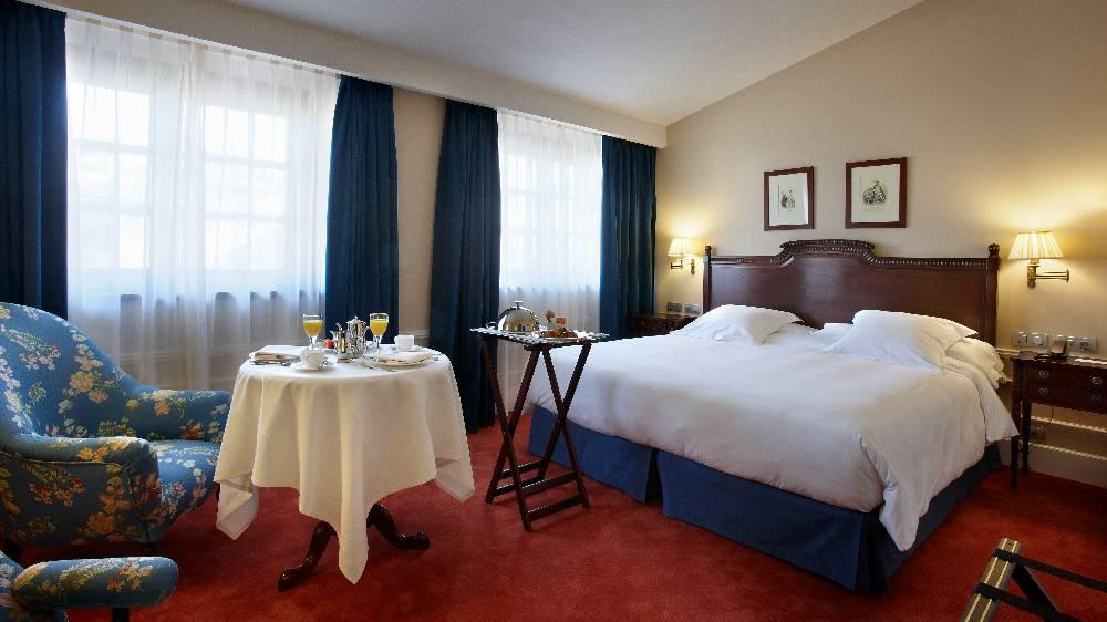 Habitación Palacio Guendulain