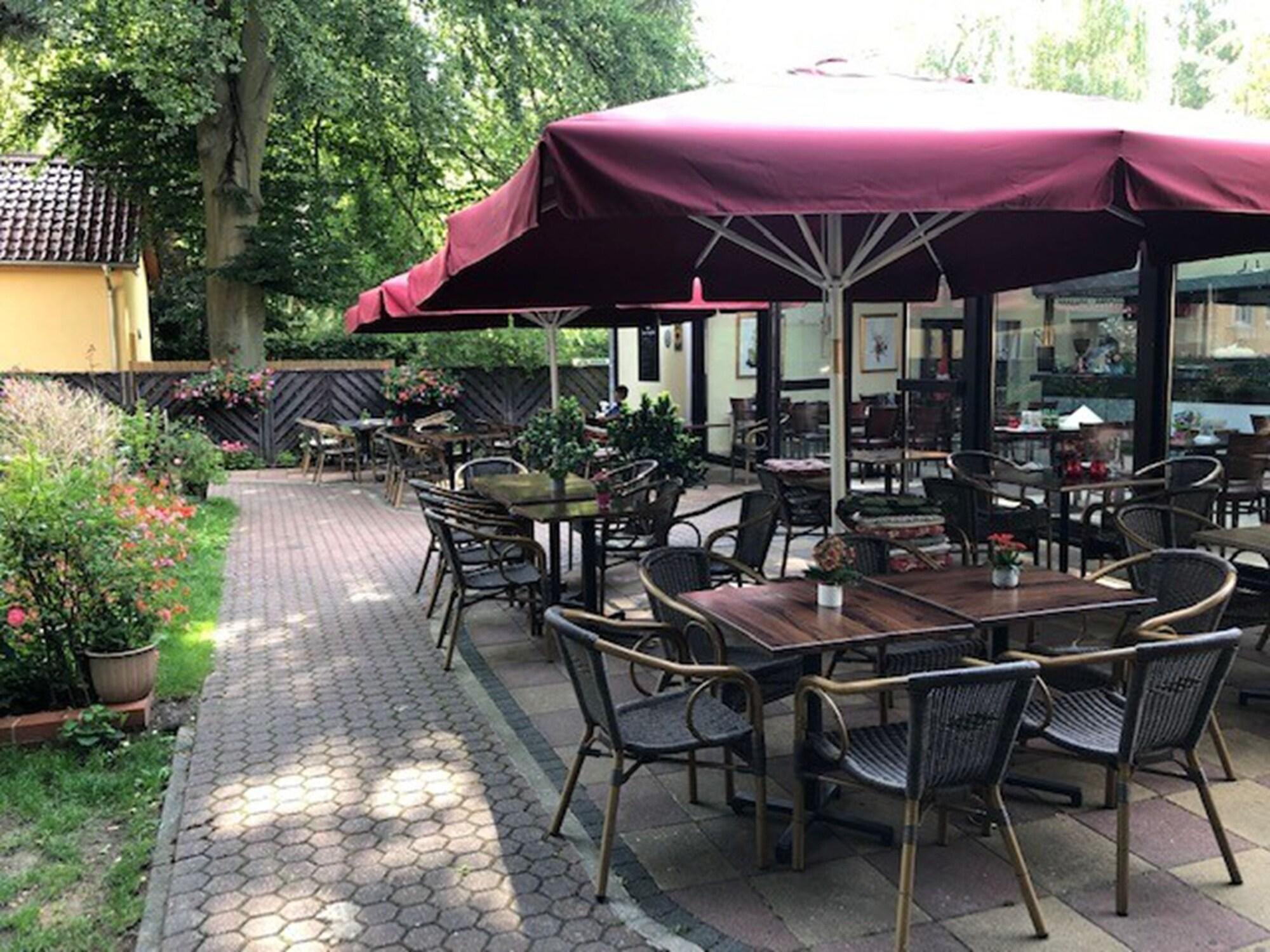 Varios Hotel & Restaurant Diana