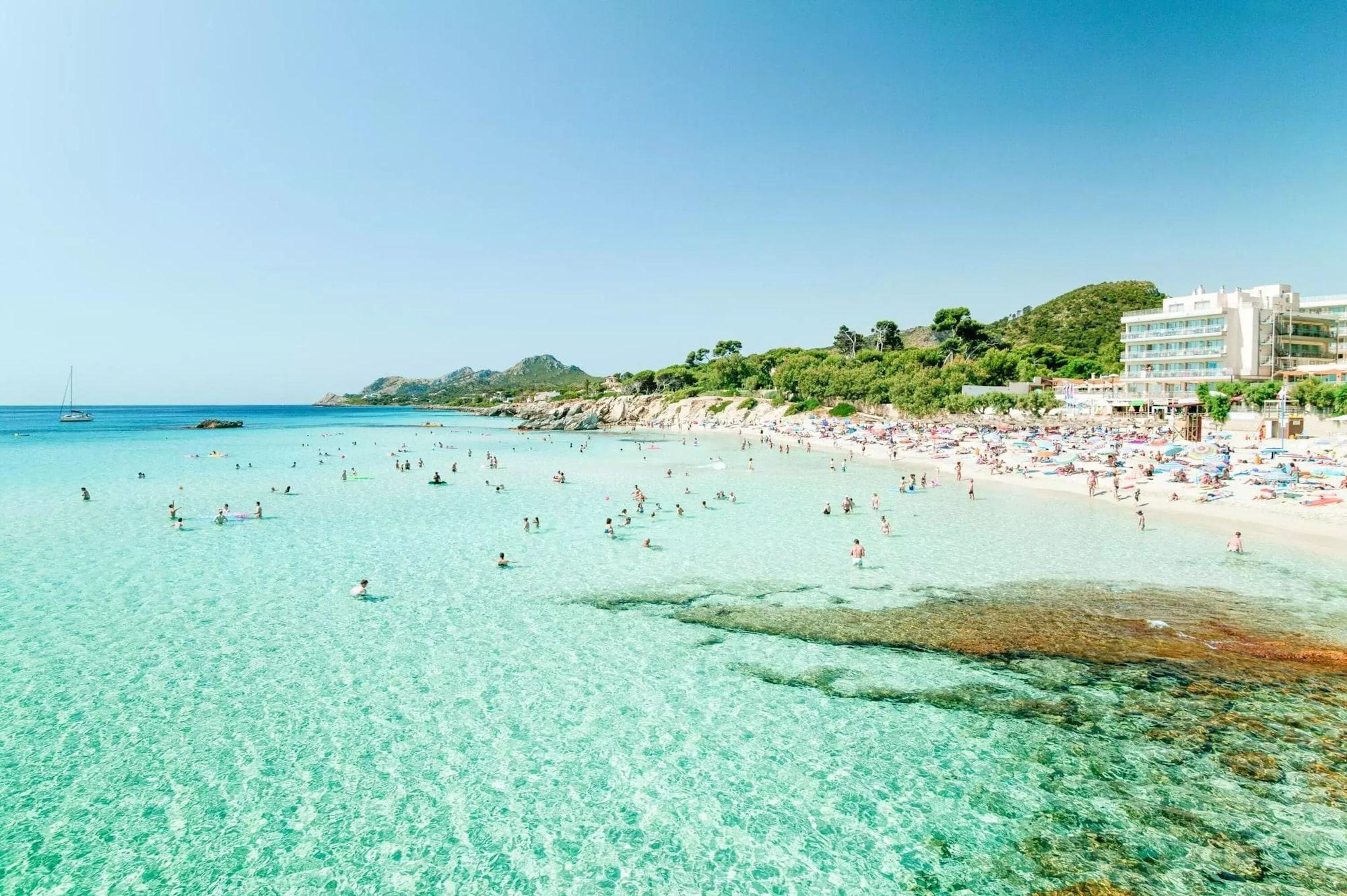 Playa Hostal Montesol