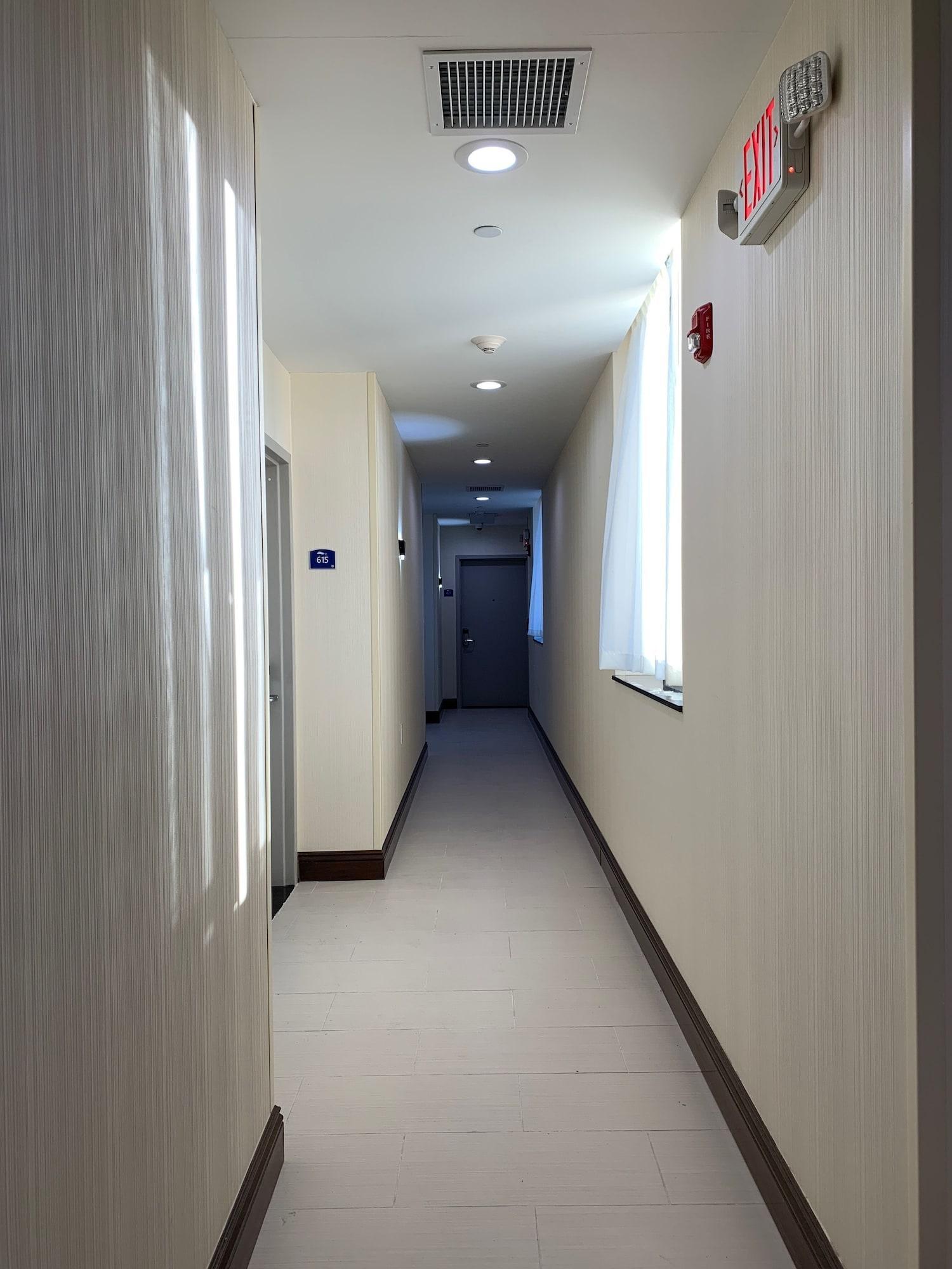 Vista Lobby Voyage Hotel