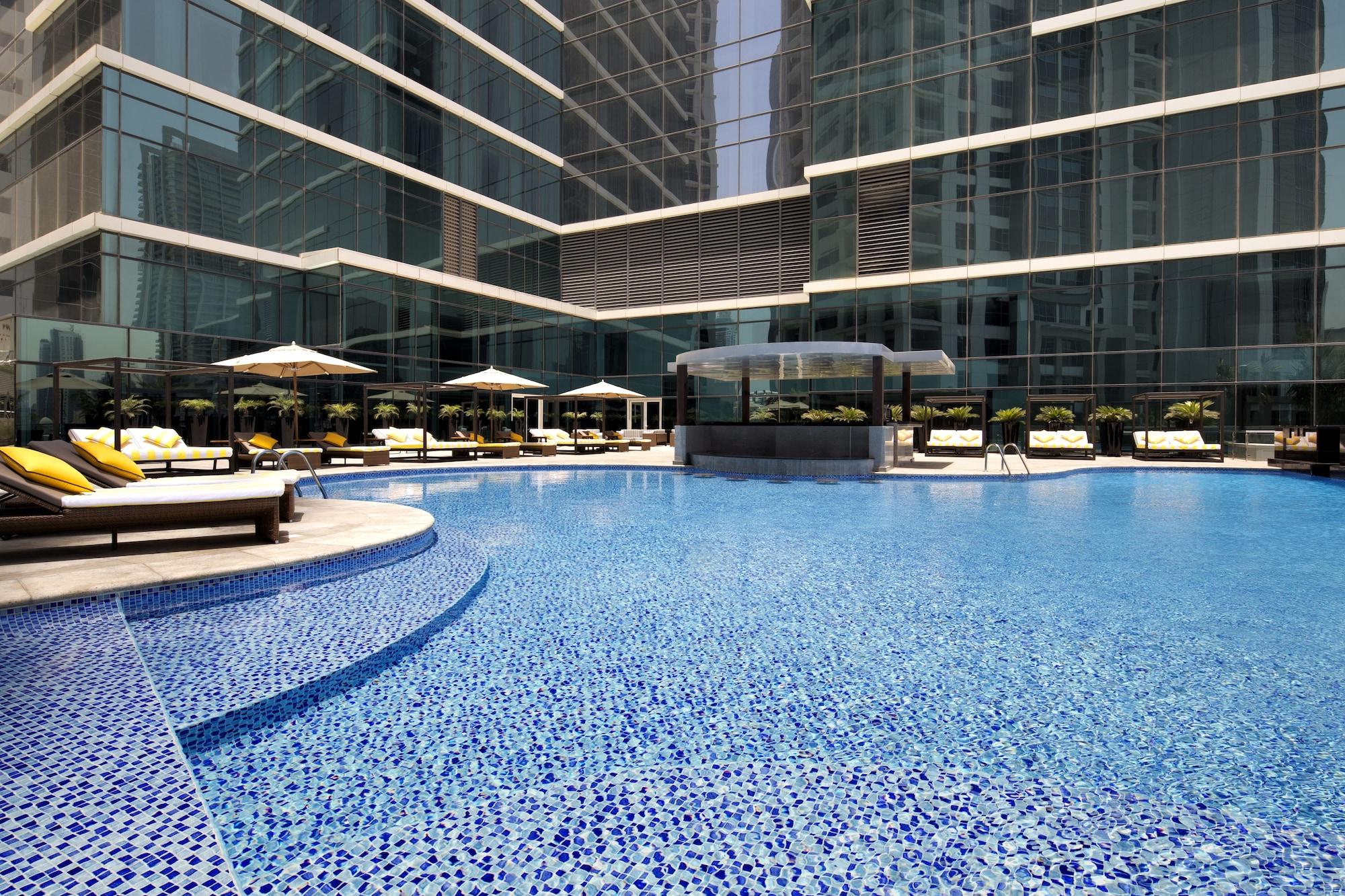 Vista Piscina Taj Dubai