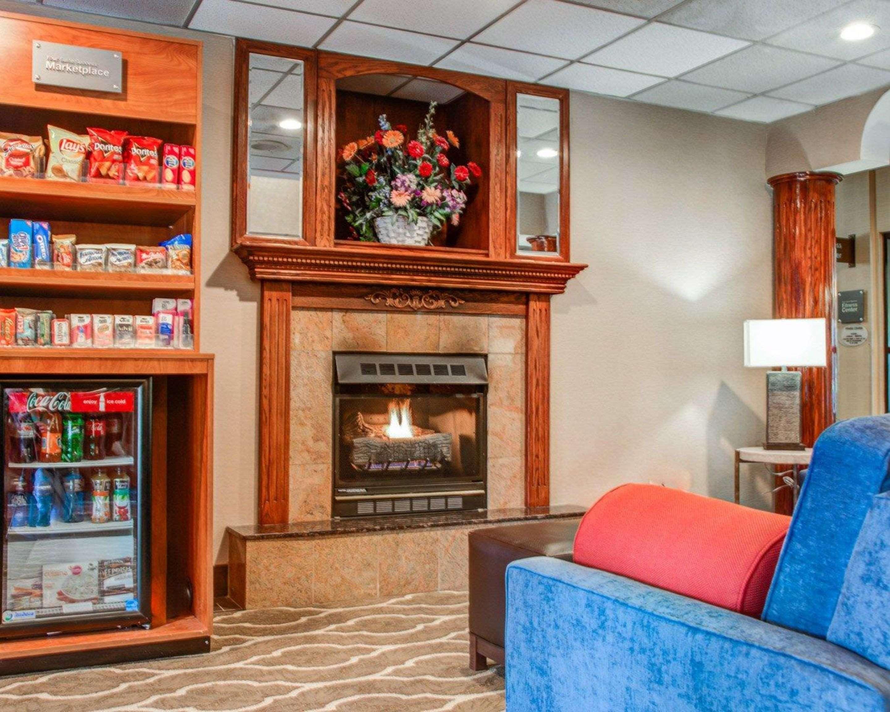 Vista Lobby Comfort Suites Lombard - Addison
