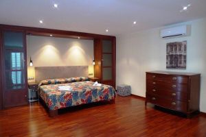 Alquiler Vacacional - Villa con Jardín y Piscina Privada a 300 m de la Playa.wifi y Parking Gratuito