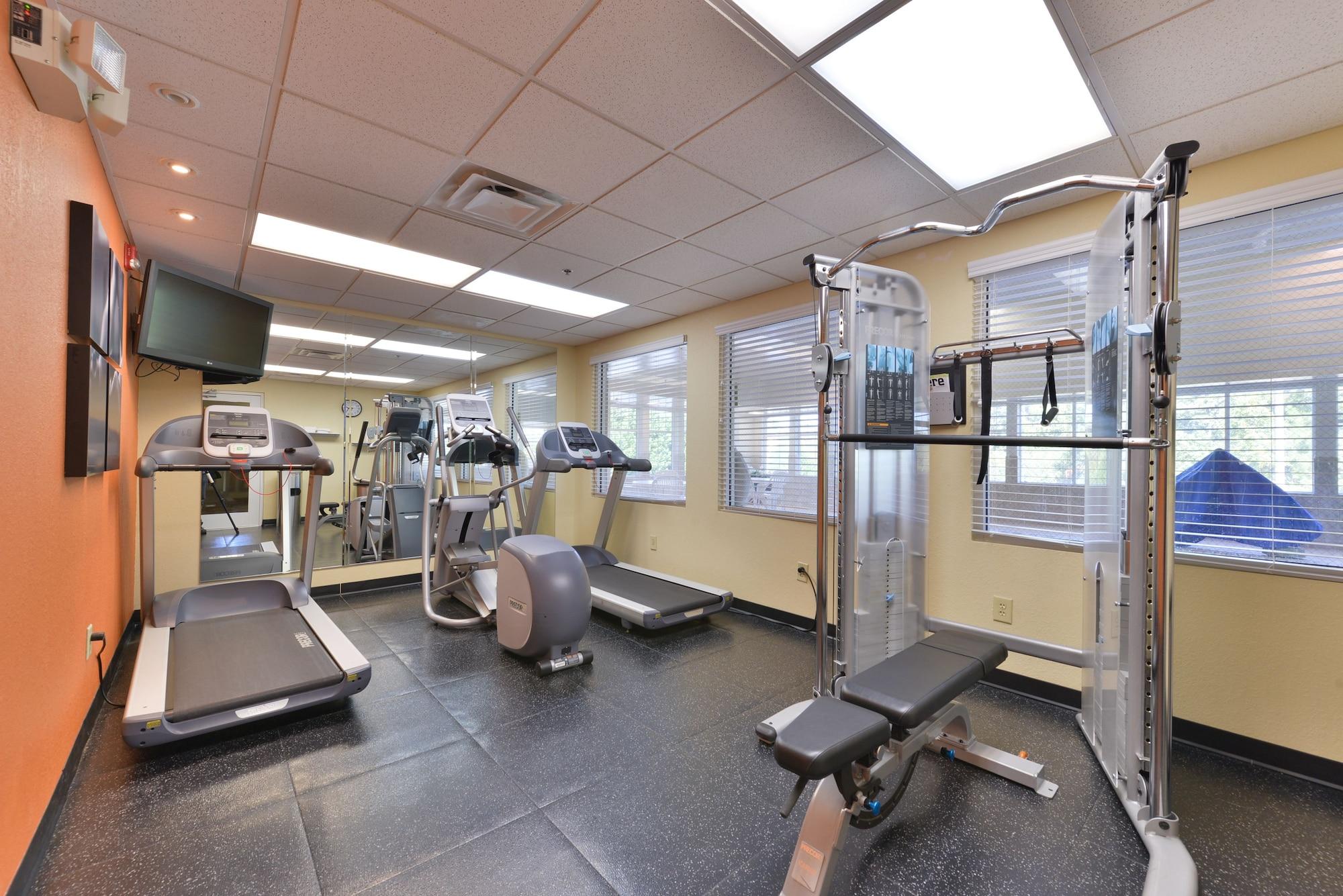 Gimnasio Country Inn & Suites by Radisson, Stone Mountain, GA