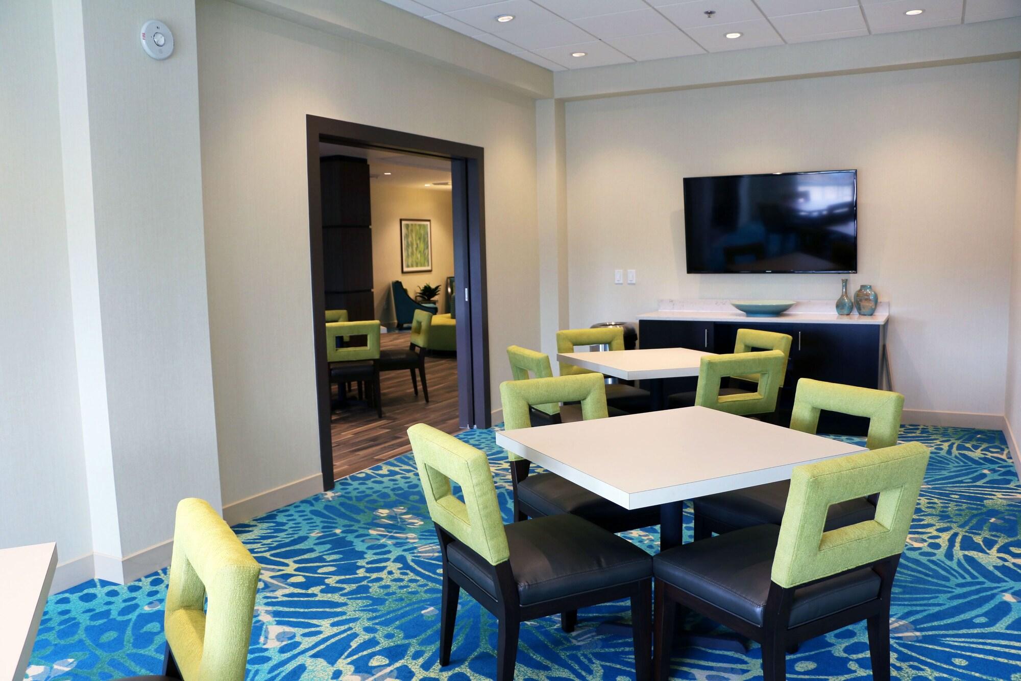 Sala de Reuniones Holiday Inn Express & Suites Hendersonville SE - Flat Rock by IHG