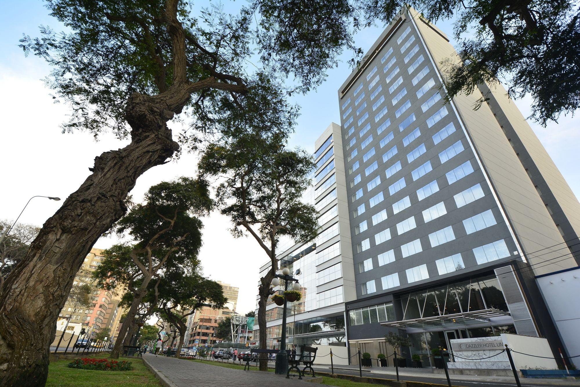 Vista Exterior Dazzler by Wyndham Lima Miraflores