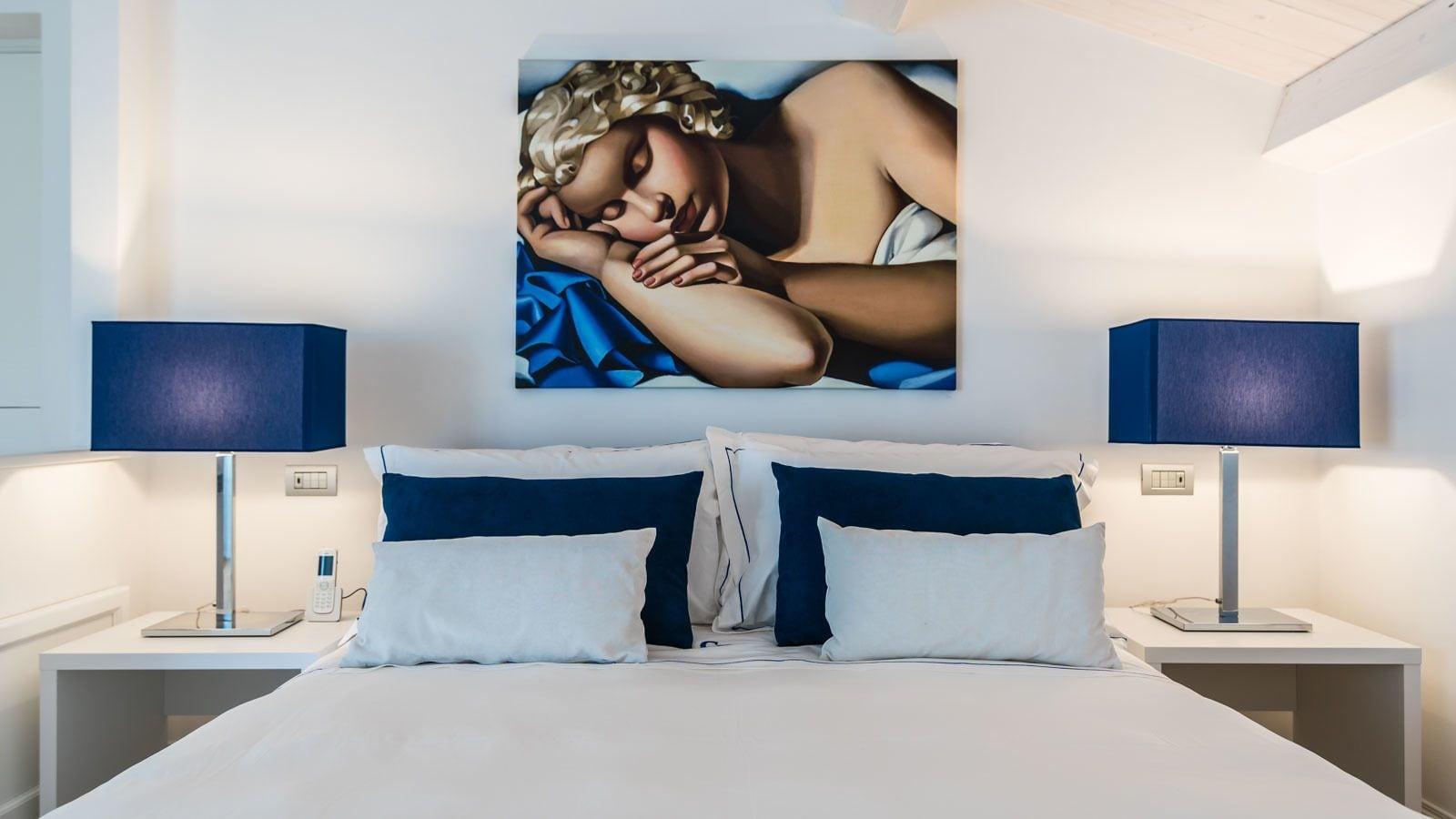 Varios Cafe Bleu Relais