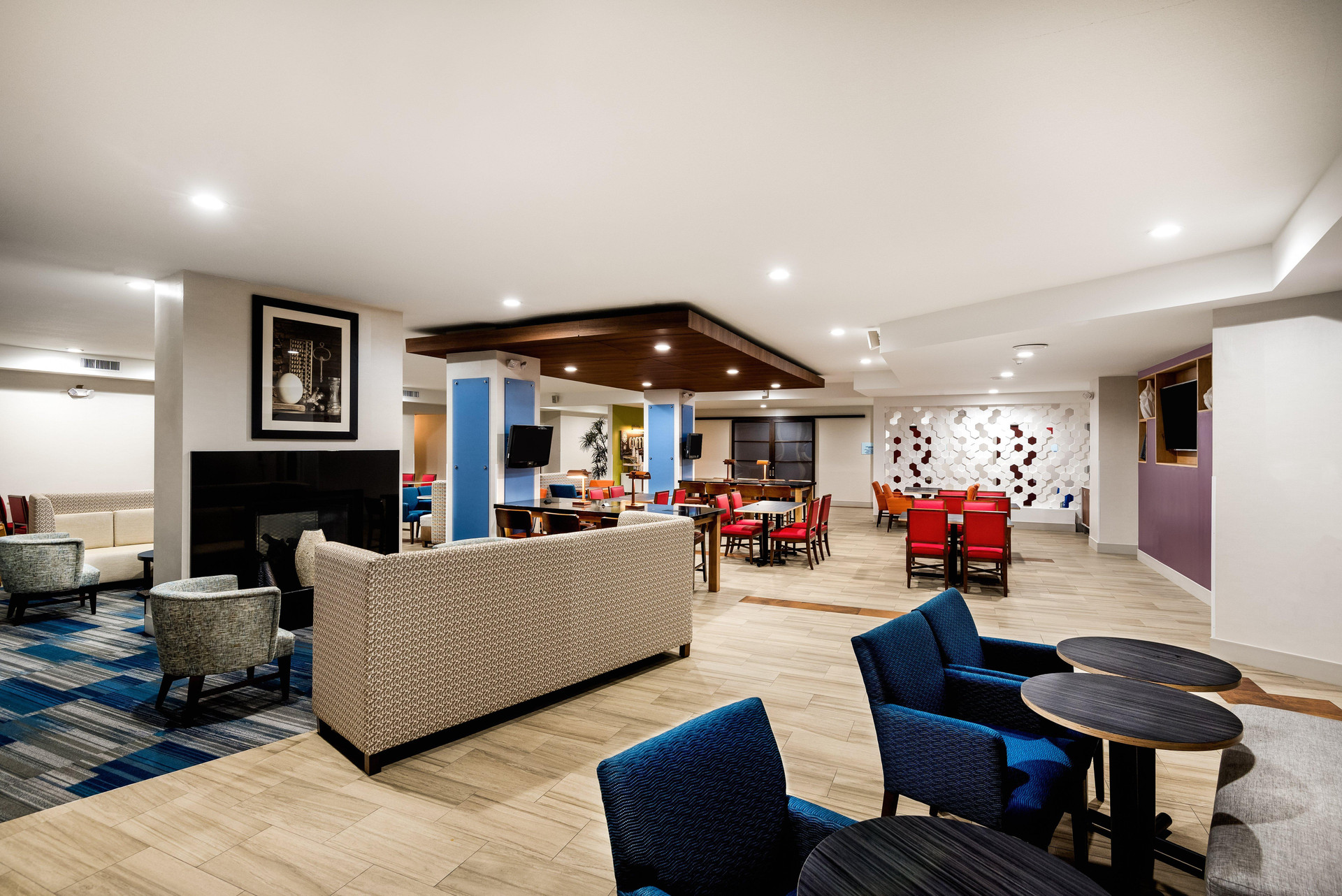Vista Lobby Holiday Inn Express Albany Downtown, an IHG Hotel