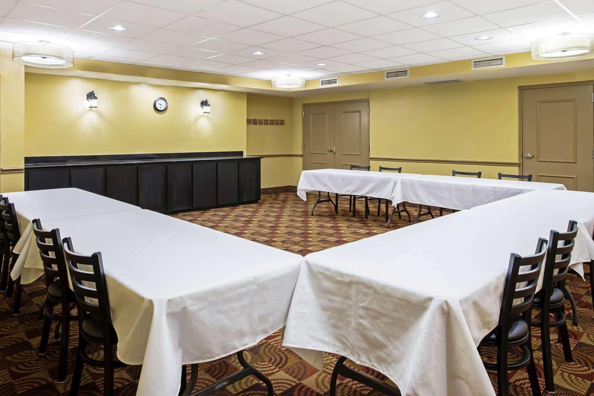 Sala de Reuniones La Quinta Inn & Suites by Wyndham Salina