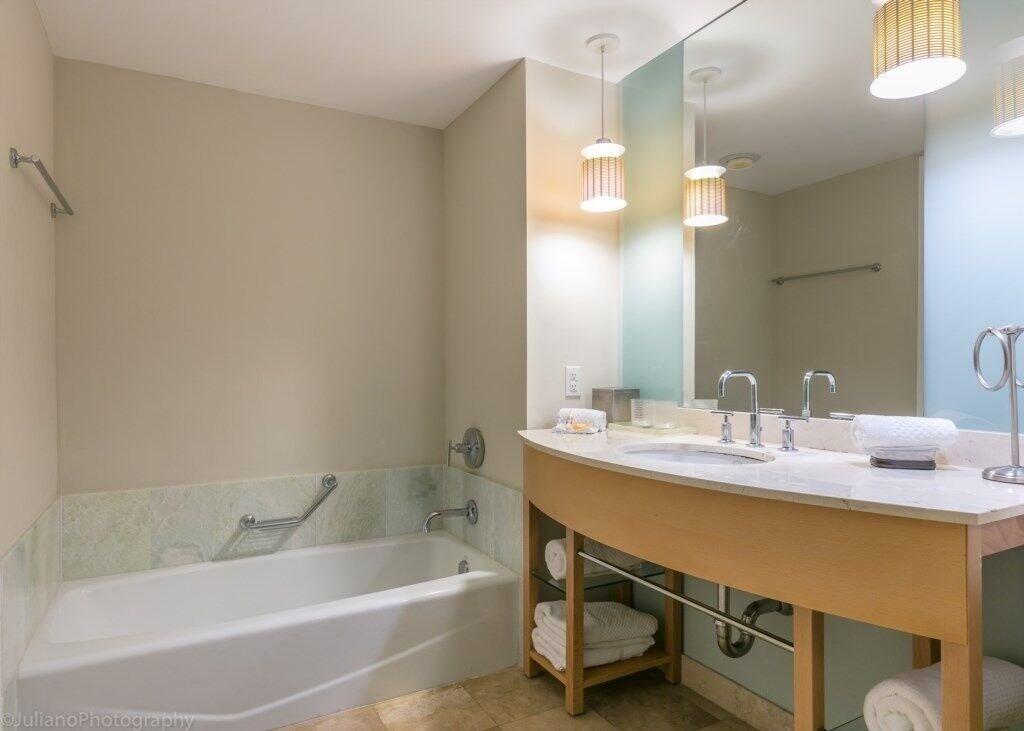 Equipamiento de Habitación 2 Br Luxury Suite In Marenas Beach Resort 2 Bedroom Condo by RedAwning