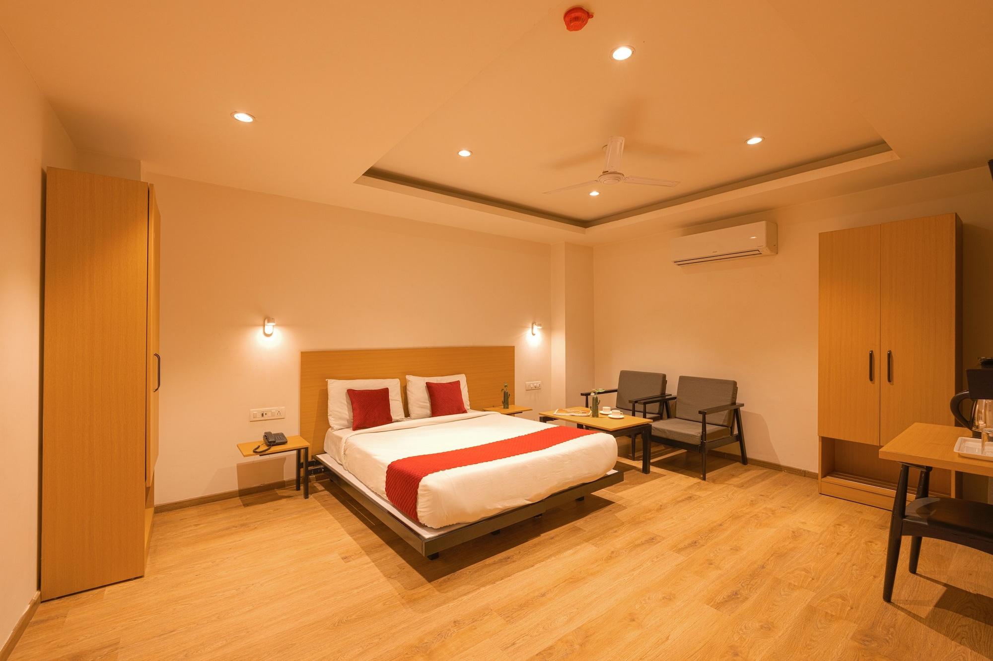 Varios Hotel Grand Tashree