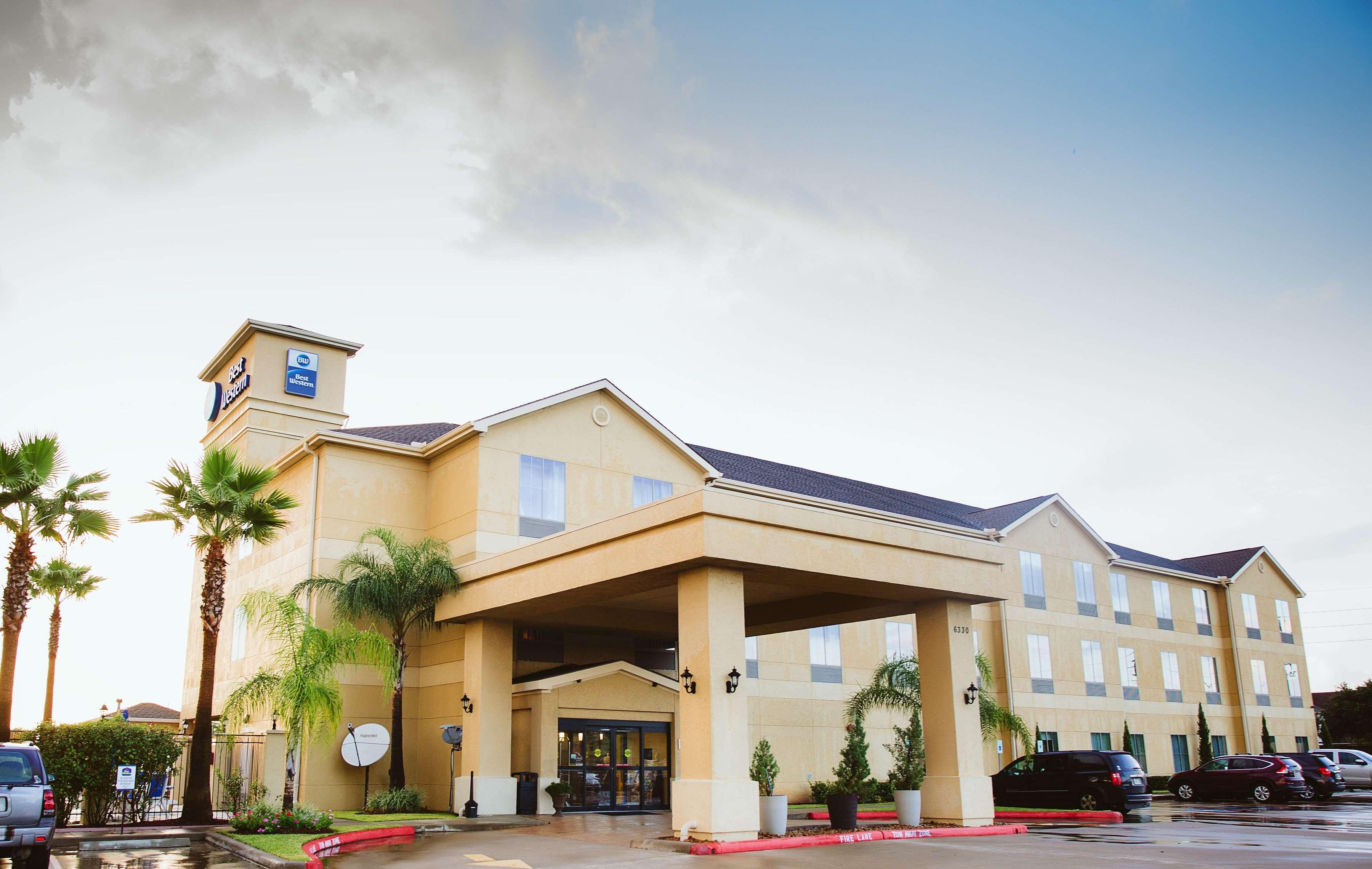 Vista Exterior Best Western Sugarland Inn