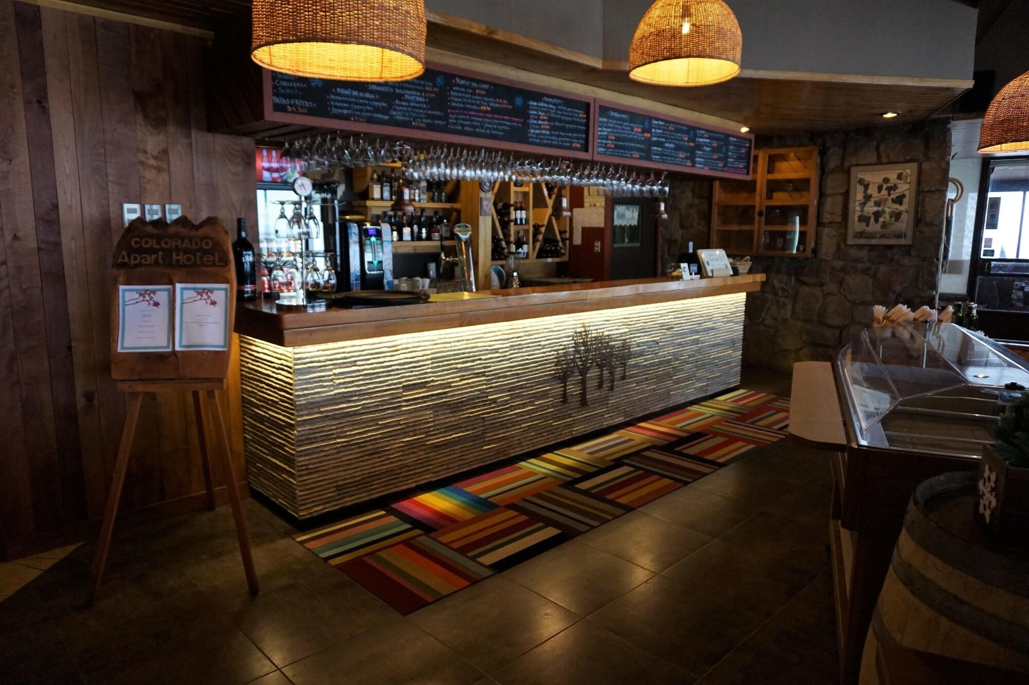Bar/Salón Colorado Apart Hotel