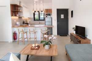 Alquiler Vacacional - Cream Cozy Getaway - 3 Pearls Pool Retreat