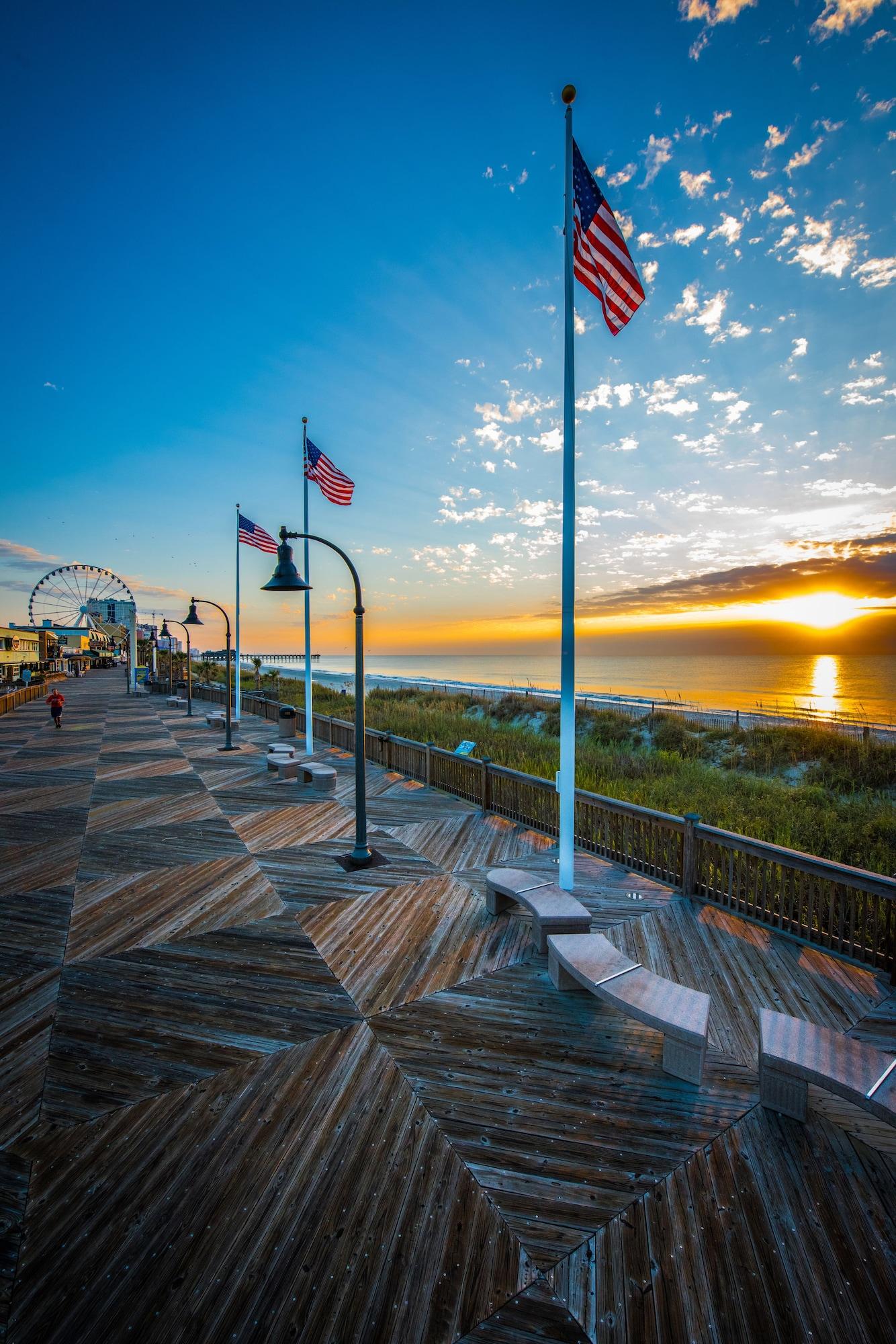 Vista Exterior Holiday Pavilion Resort on the Boardwalk