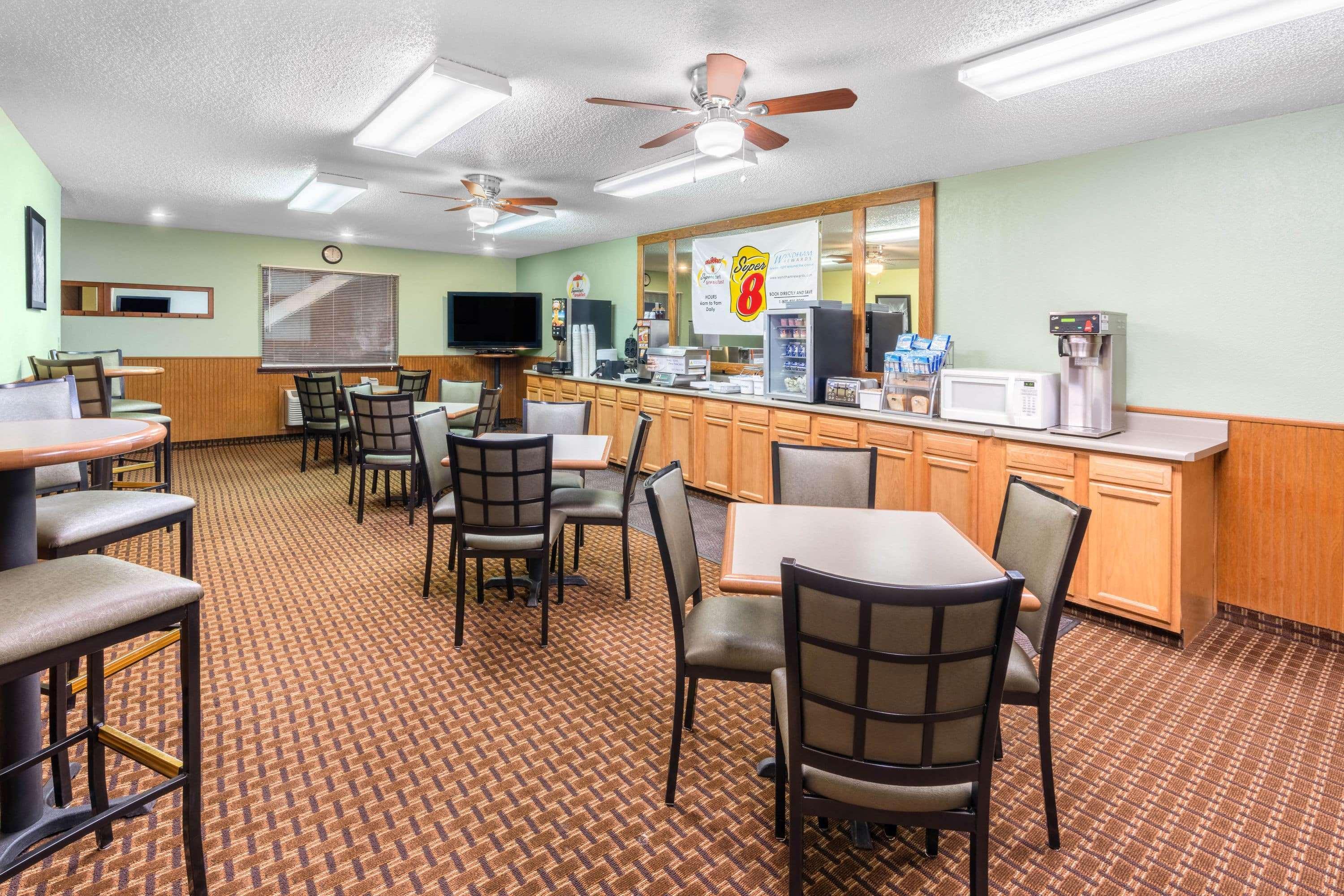 Restaurant Super 8 by Wyndham Goodland