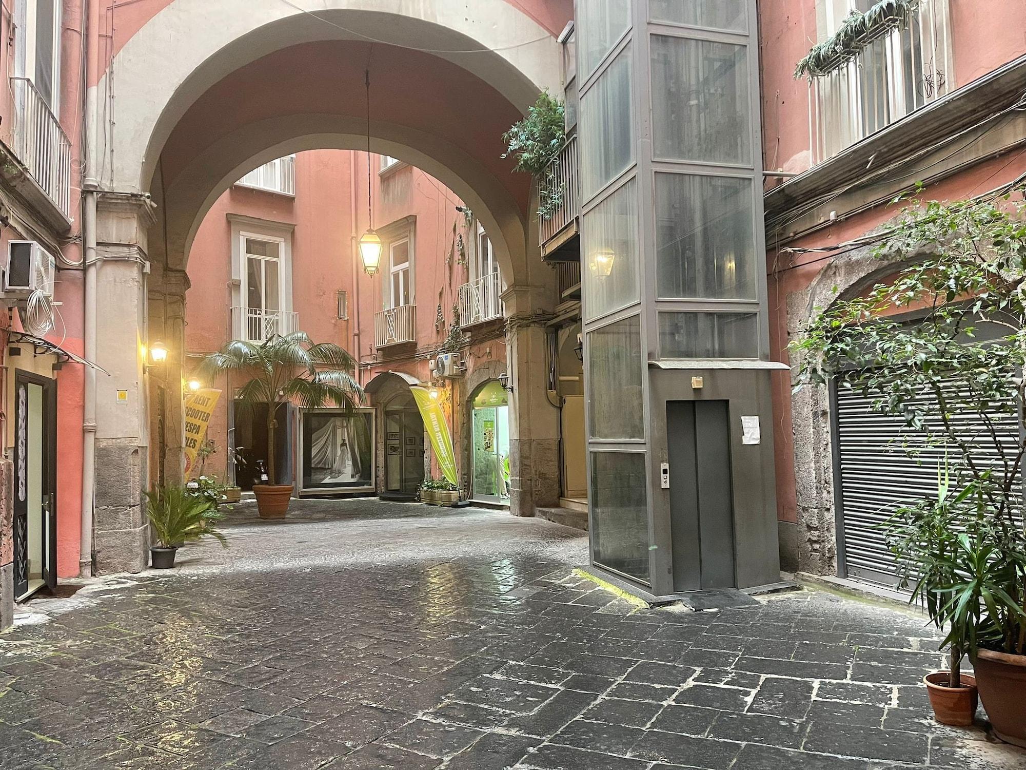 Vista Exterior Urban Chic Suite Toledo