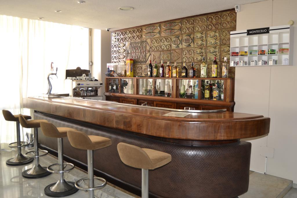 Bar/Salón Mir Octavio