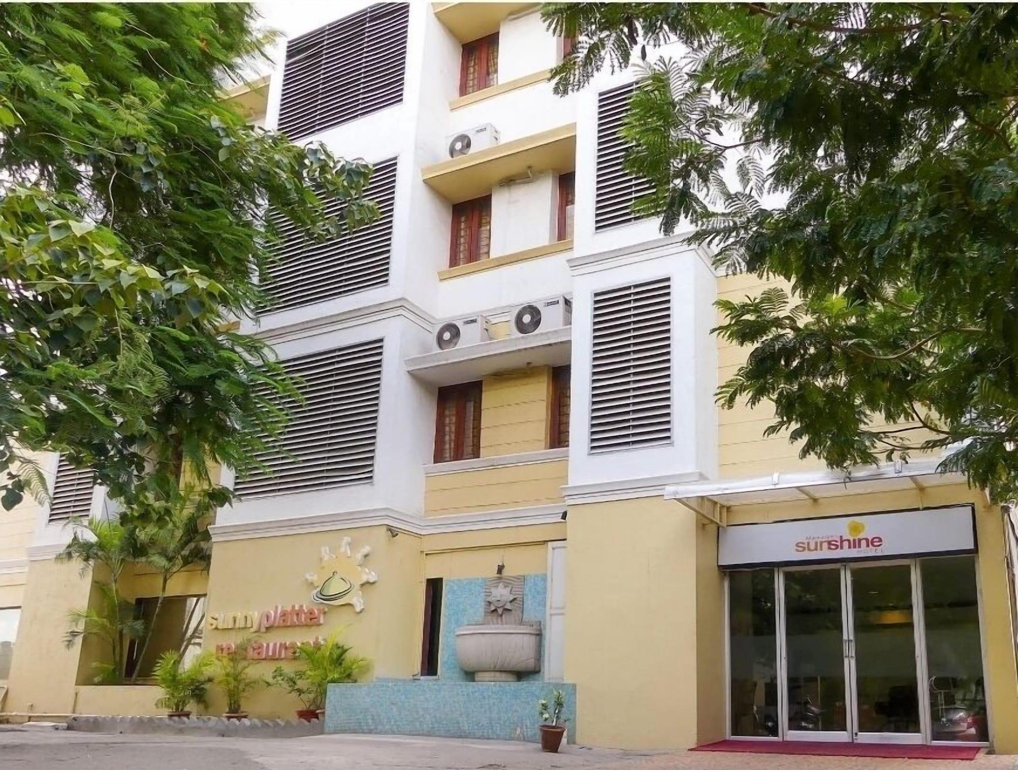 Vista Exterior Meenakshi's Sunshine Hotel