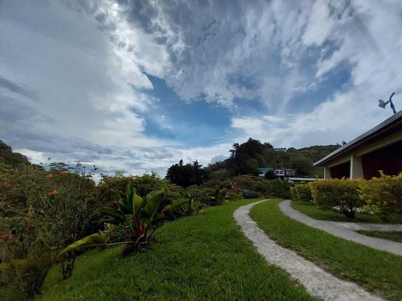 Varios Belcruz Bed & Breakfast