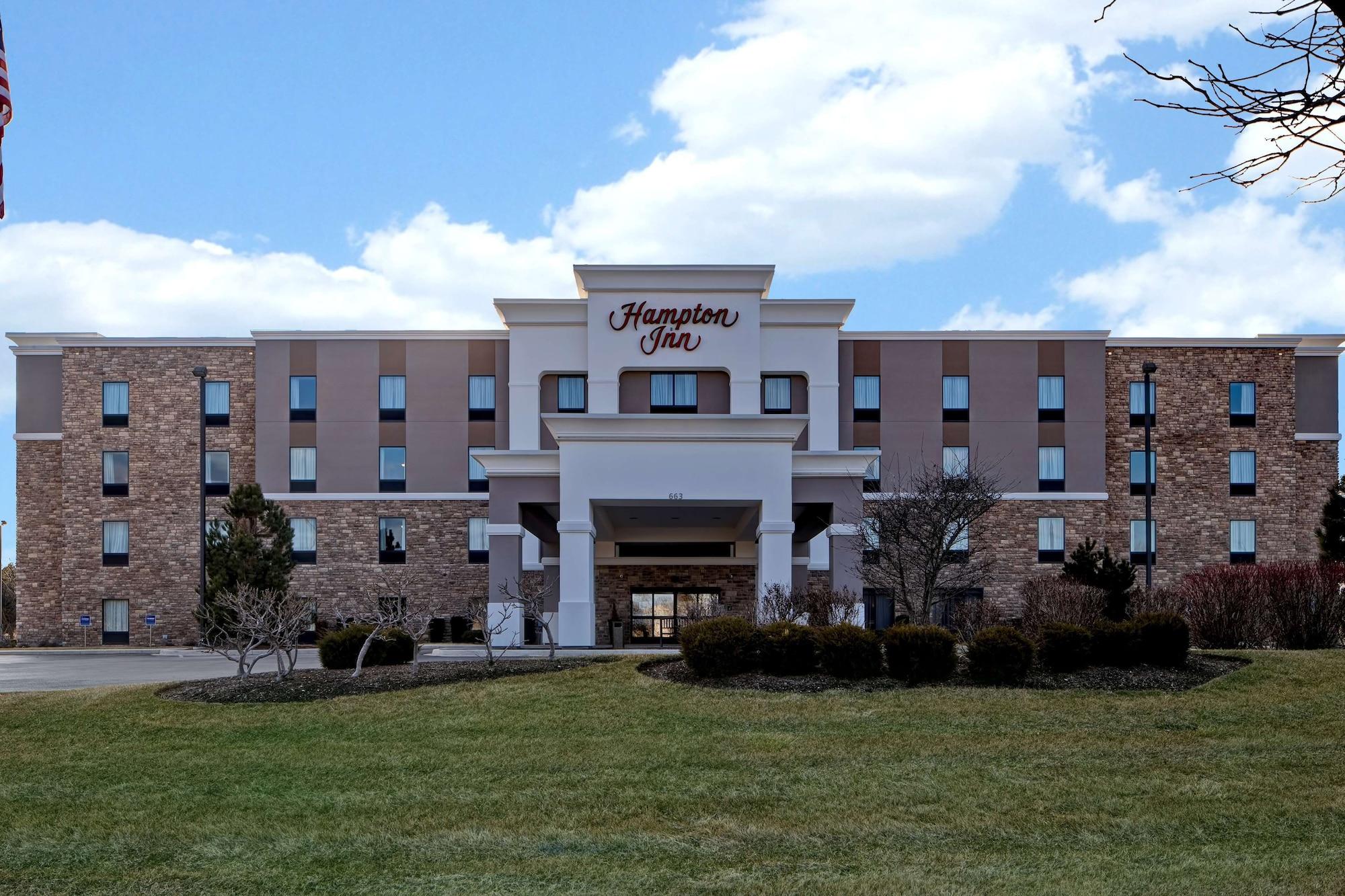 Vista Exterior Hampton Inn DeKalb, IL