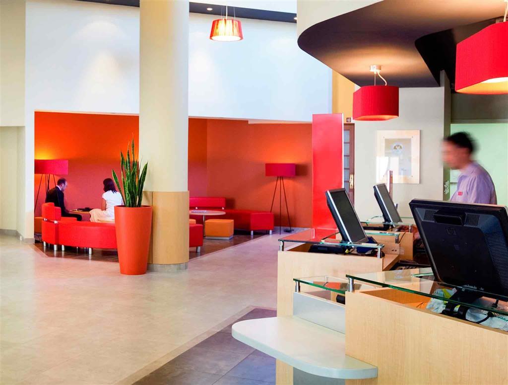 Vista Lobby ibis Perth
