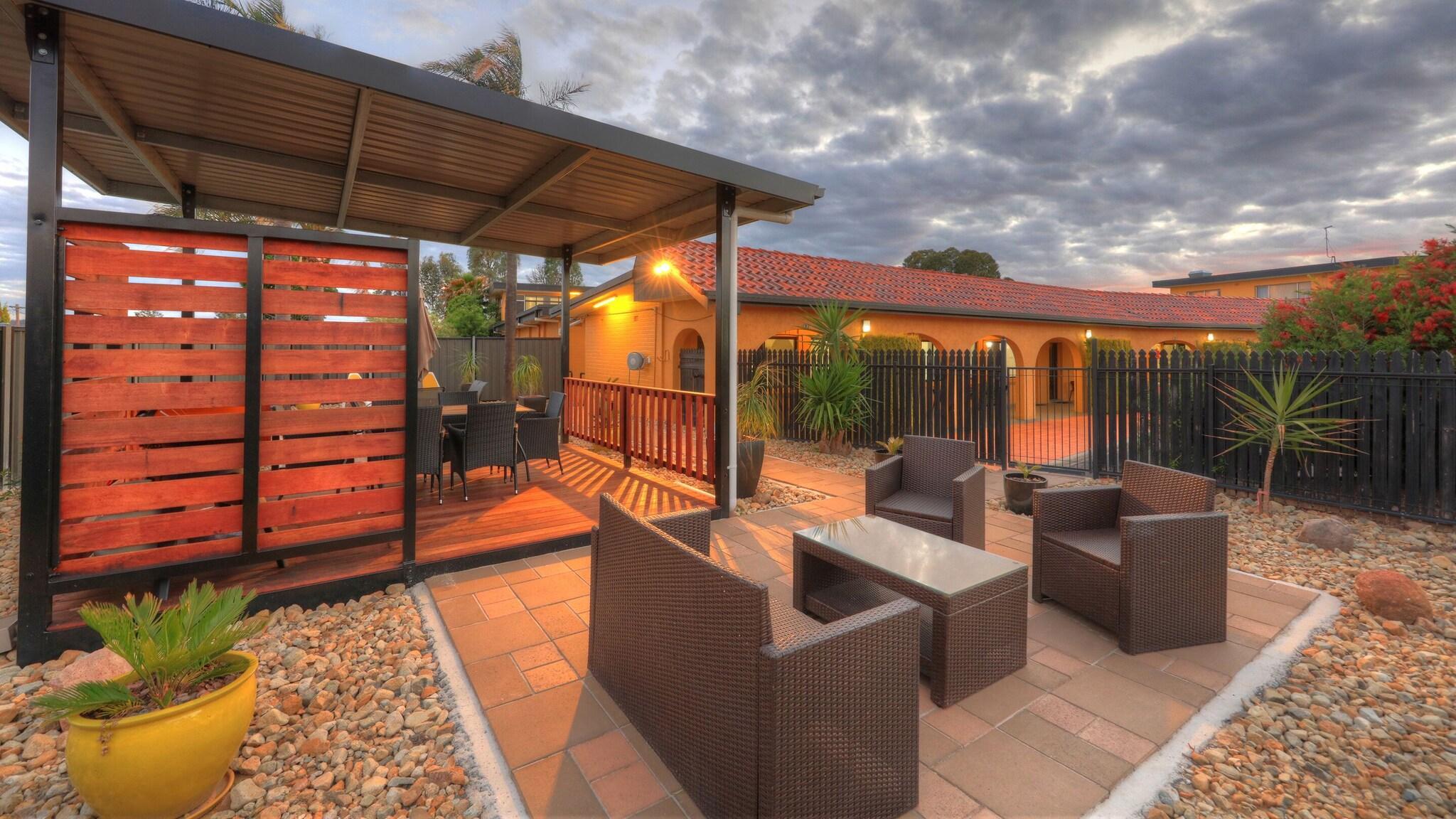 Instalaciones Recreativas Twin Swans Motel