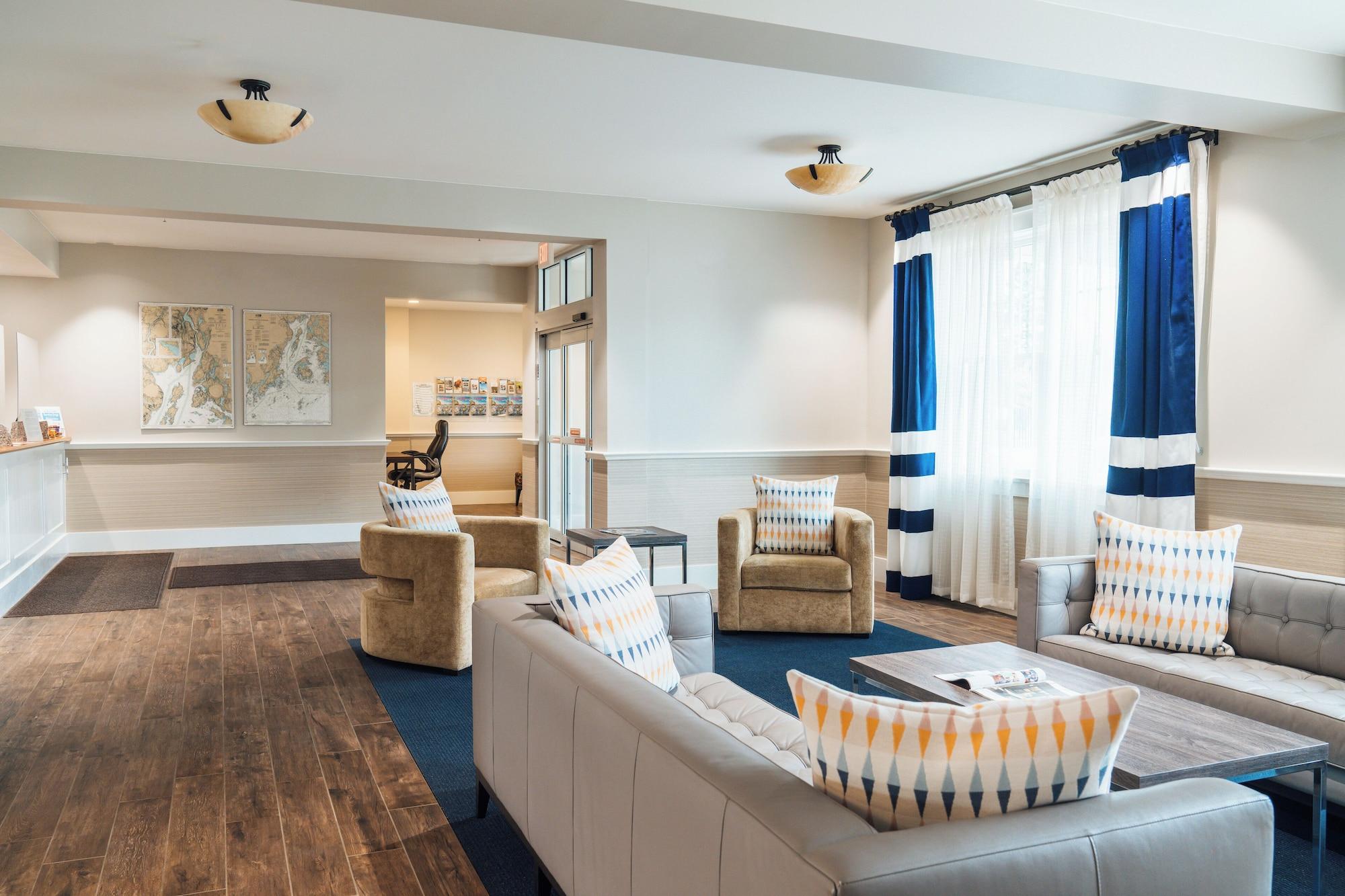 Vista Lobby Belfast Harbor Inn