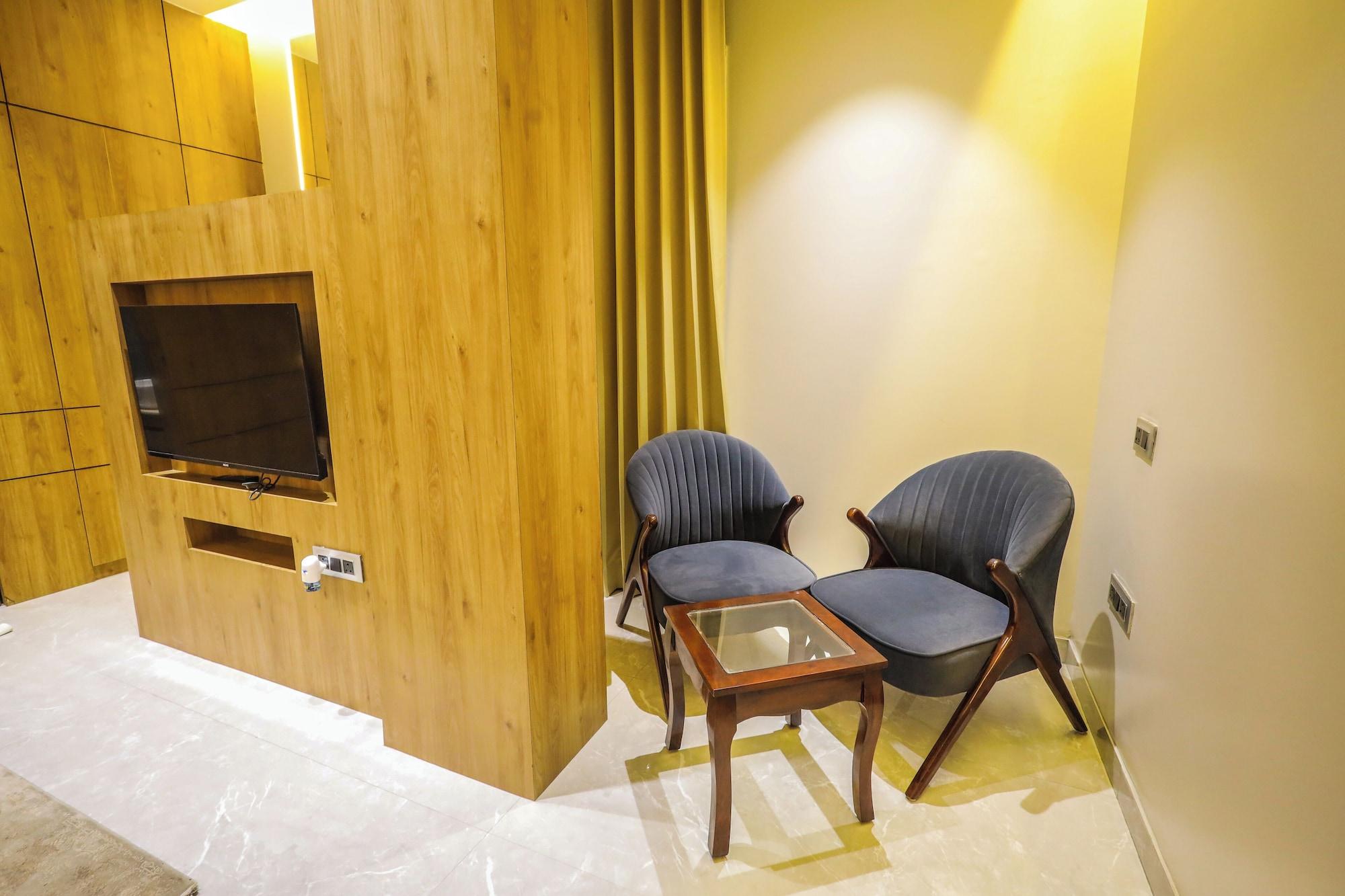 Equipamiento de Habitación Shri Damodar Dham