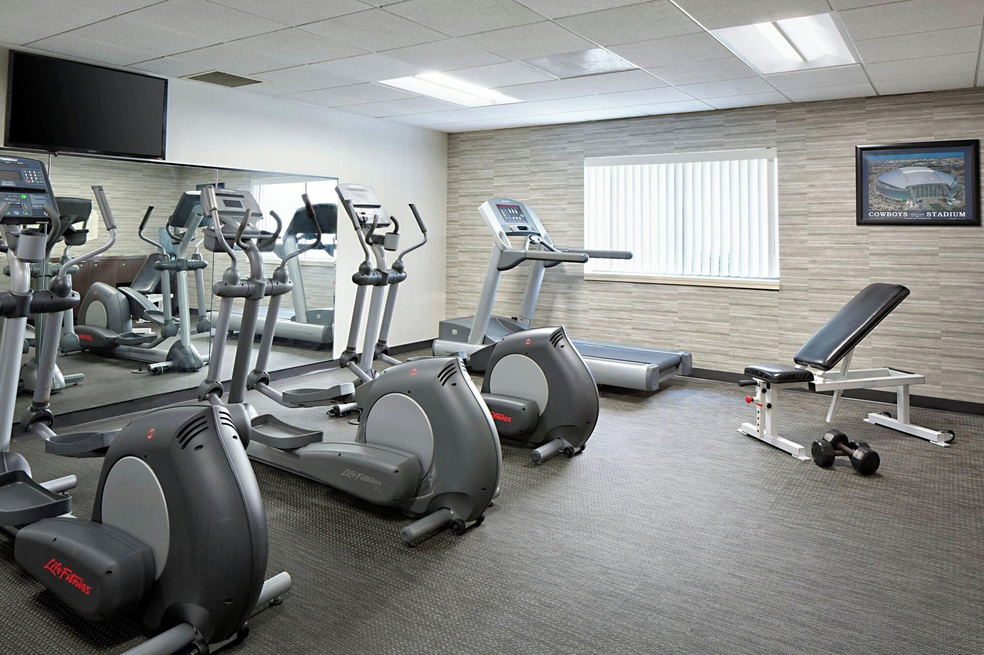 Gimnasio Courtyard by Marriott Dallas Arlington/Entertainment Dist