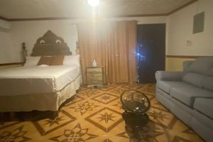 Alquiler Vacacional - Full Studio apartment thats is located near the heart of Jamaica!