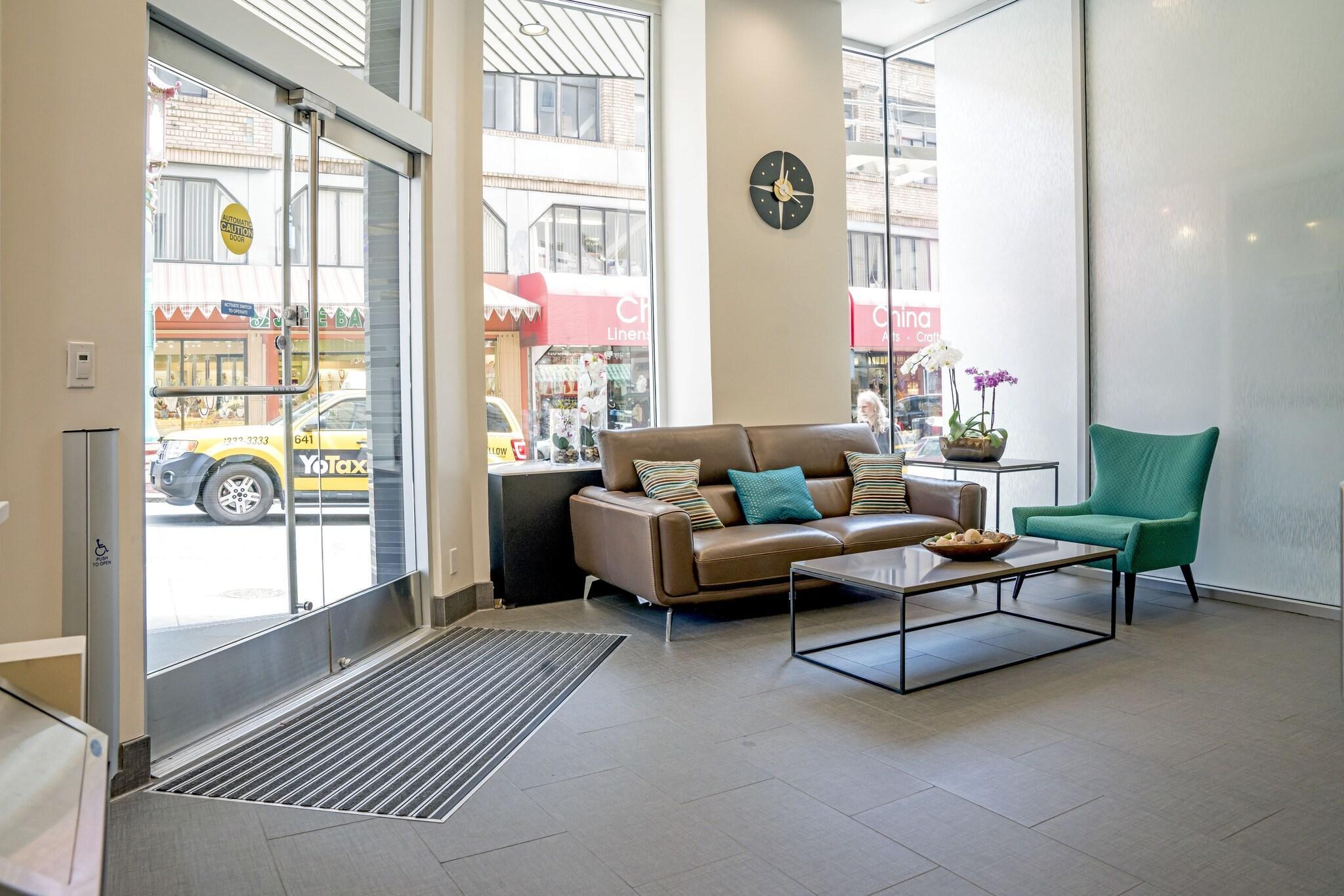 Vista Lobby Grant Plaza Hotel