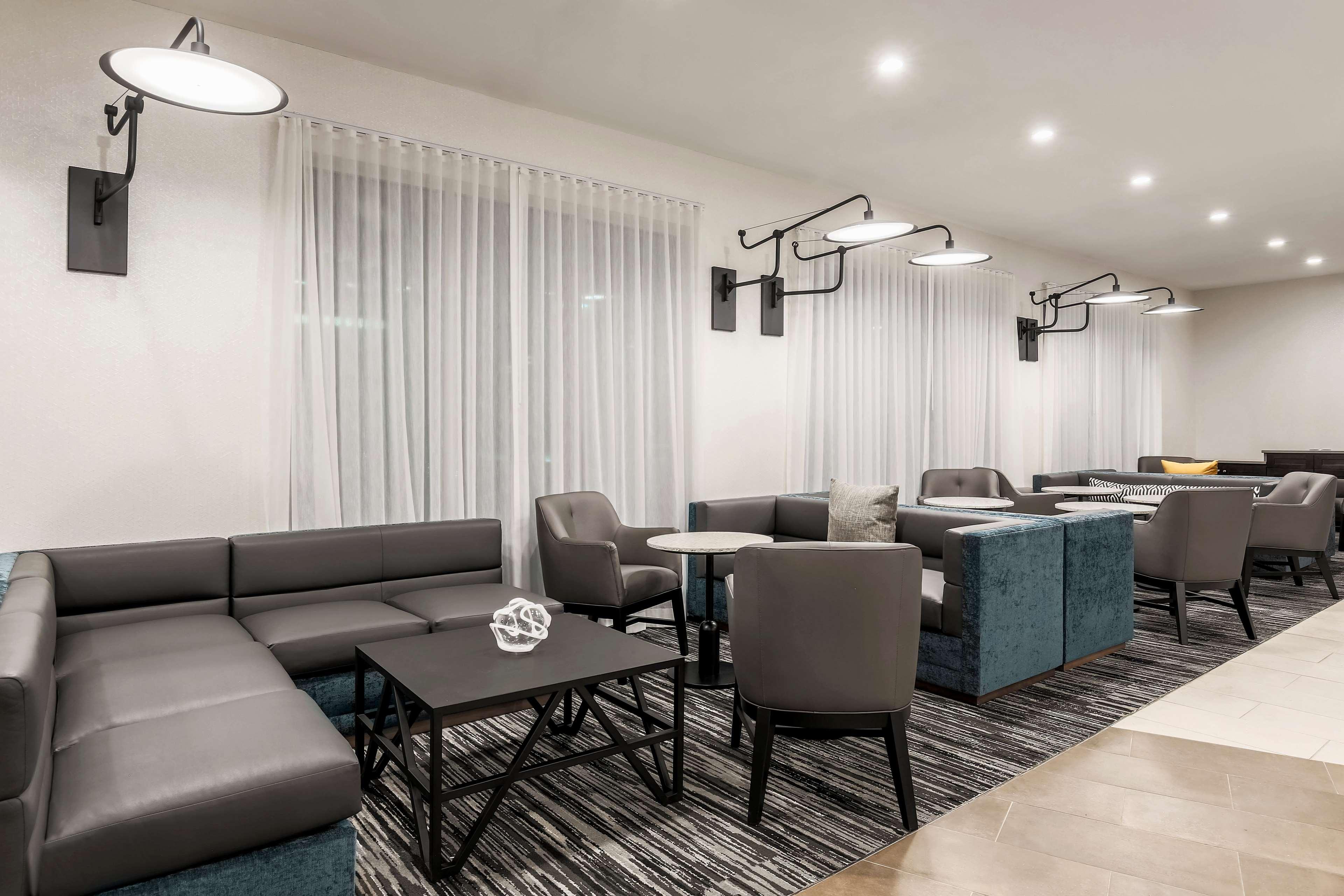 Vista Lobby Hyatt Place Waco