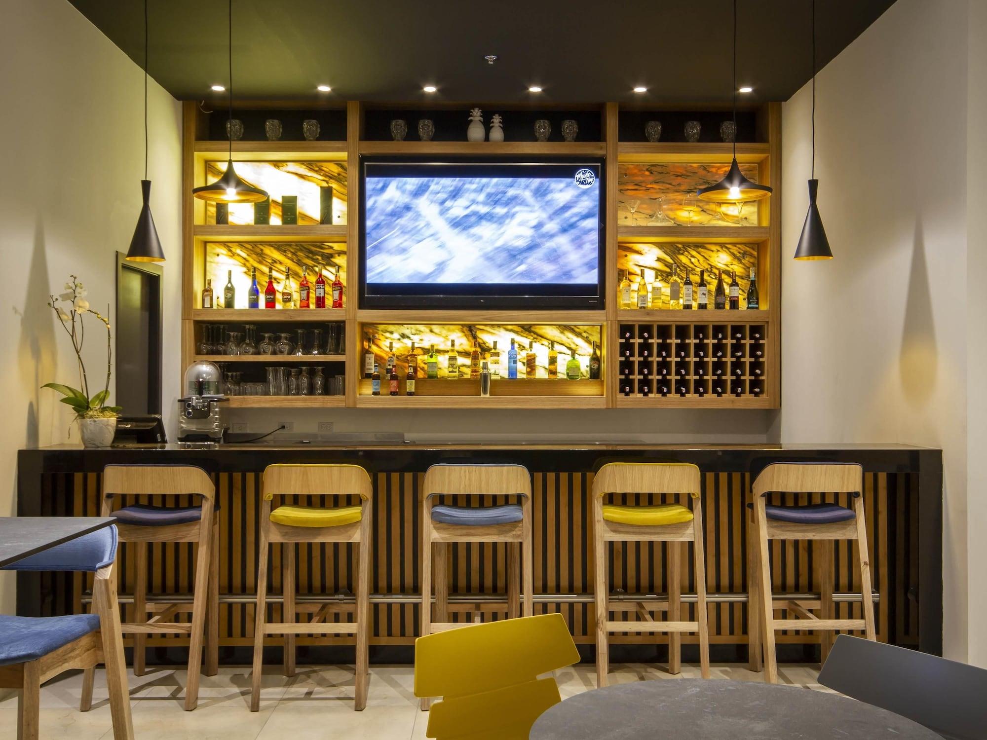 Bar/Salón ibis Quito