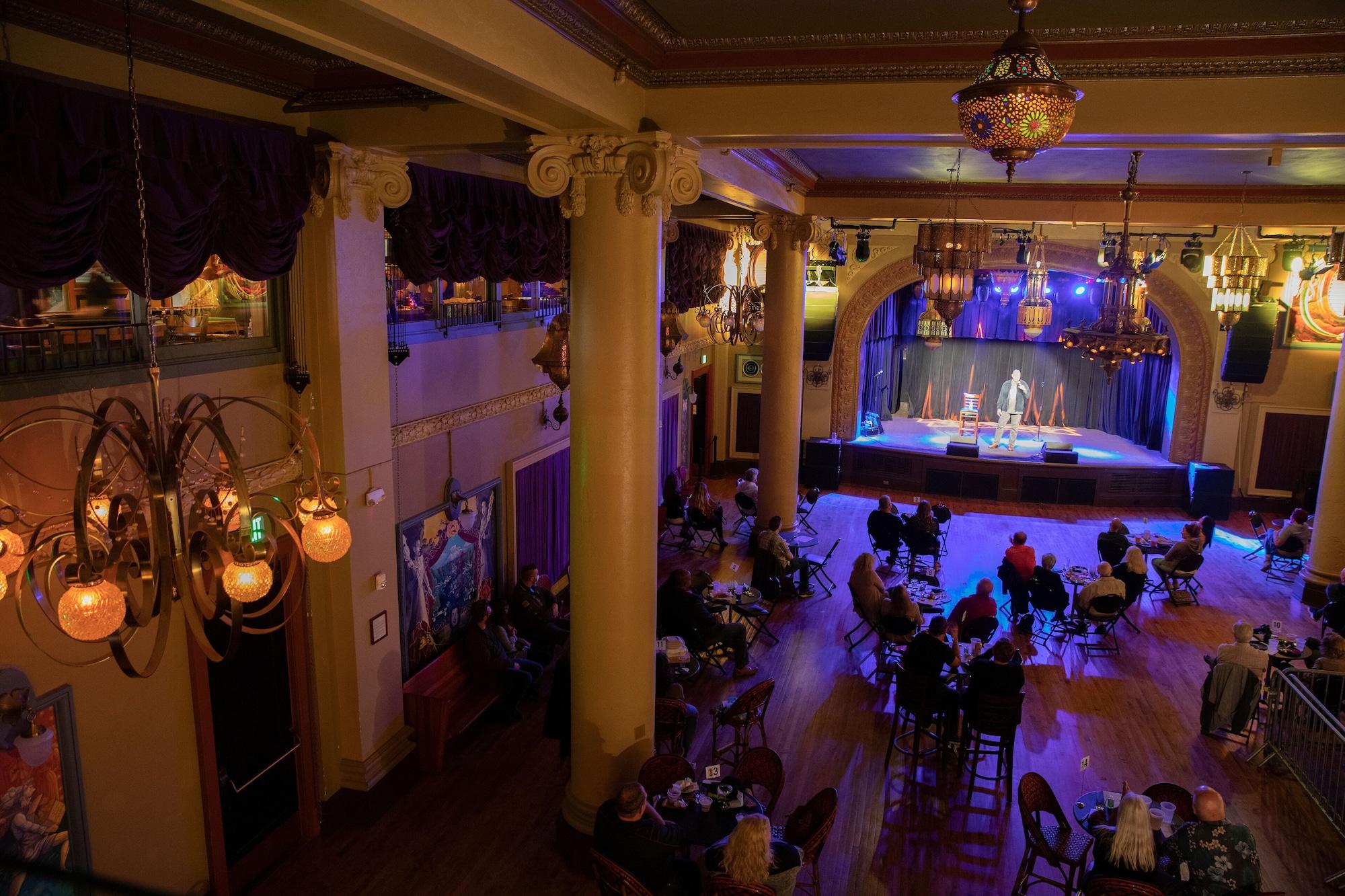 Salón de Baile McMenamins Elk Temple