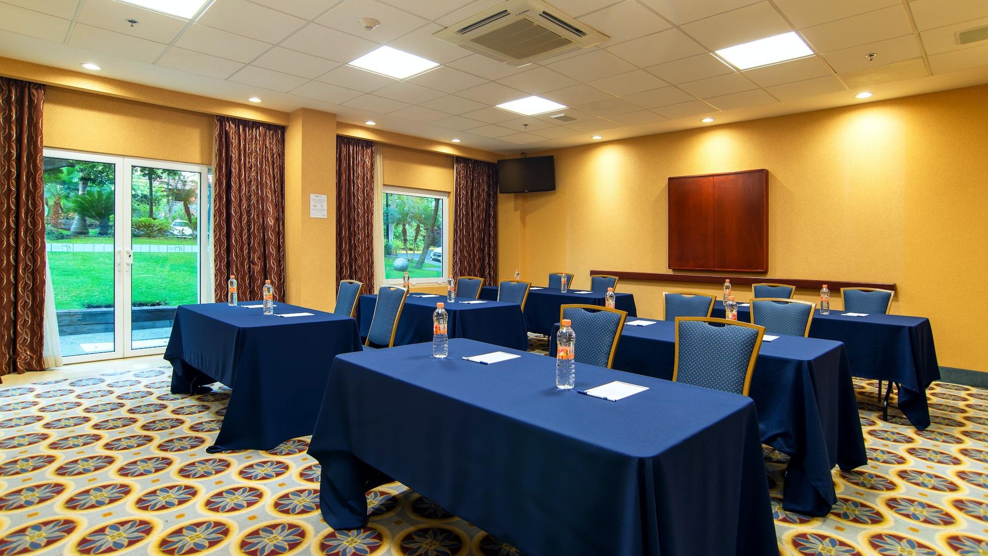 Sala de Reuniones Holiday Inn Express Hotel & Suites Cuernavaca by IHG