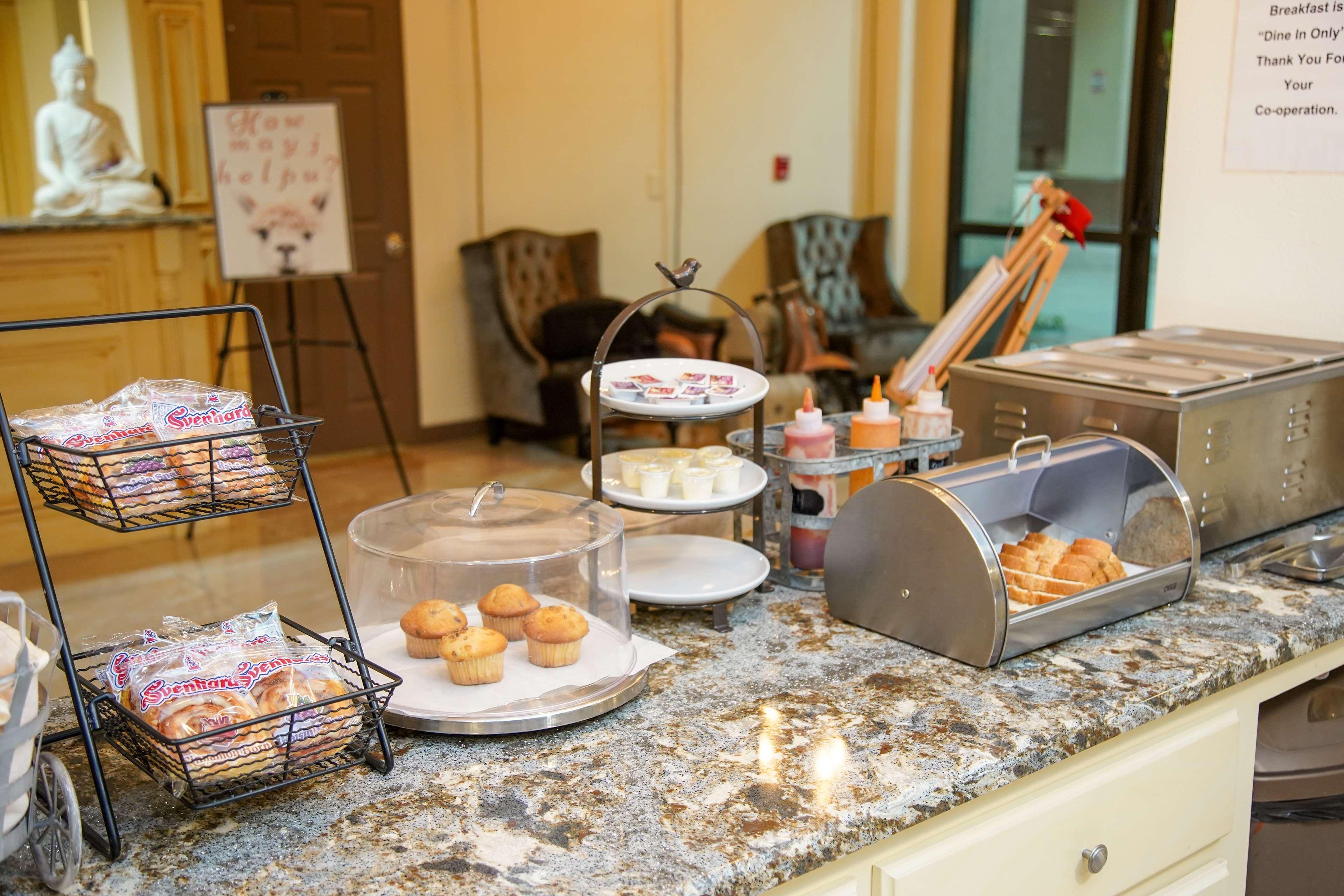 Restaurant Days Inn by Wyndham Victoria TX East