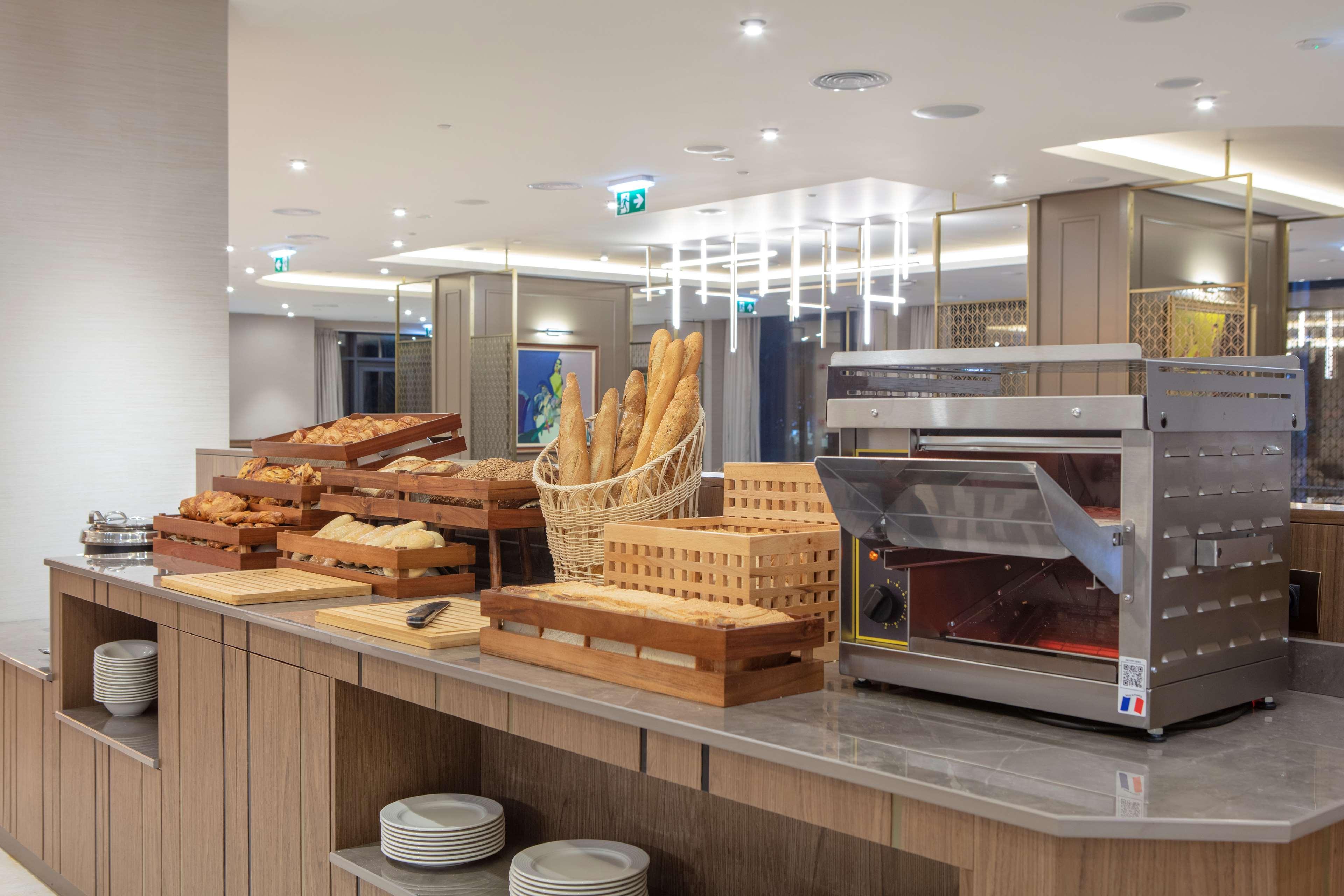 Restaurant Doubletree By Hilton Plovdiv Center