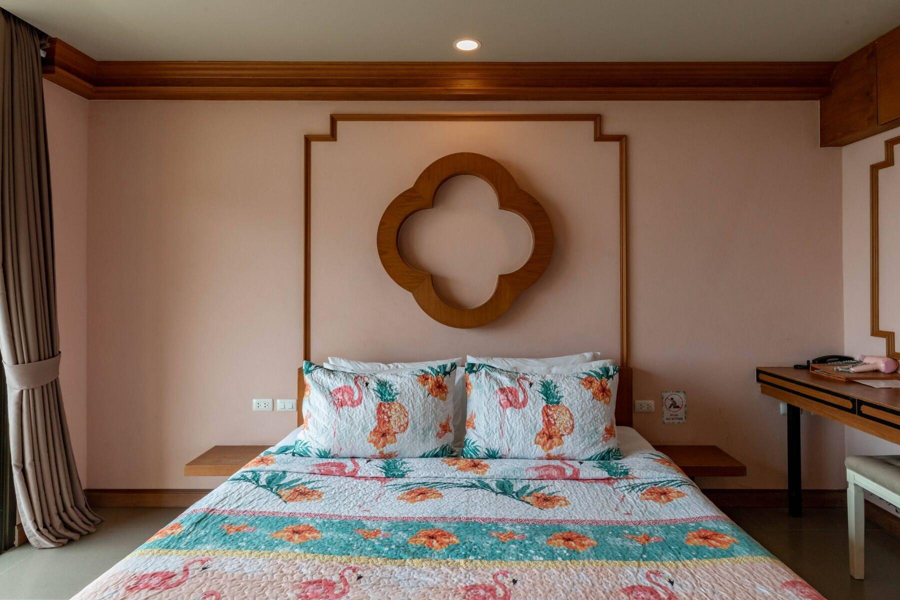 Habitación ROYAL PINEAPPLE HOTEL | A Welcome to Wealth and Good Fortune