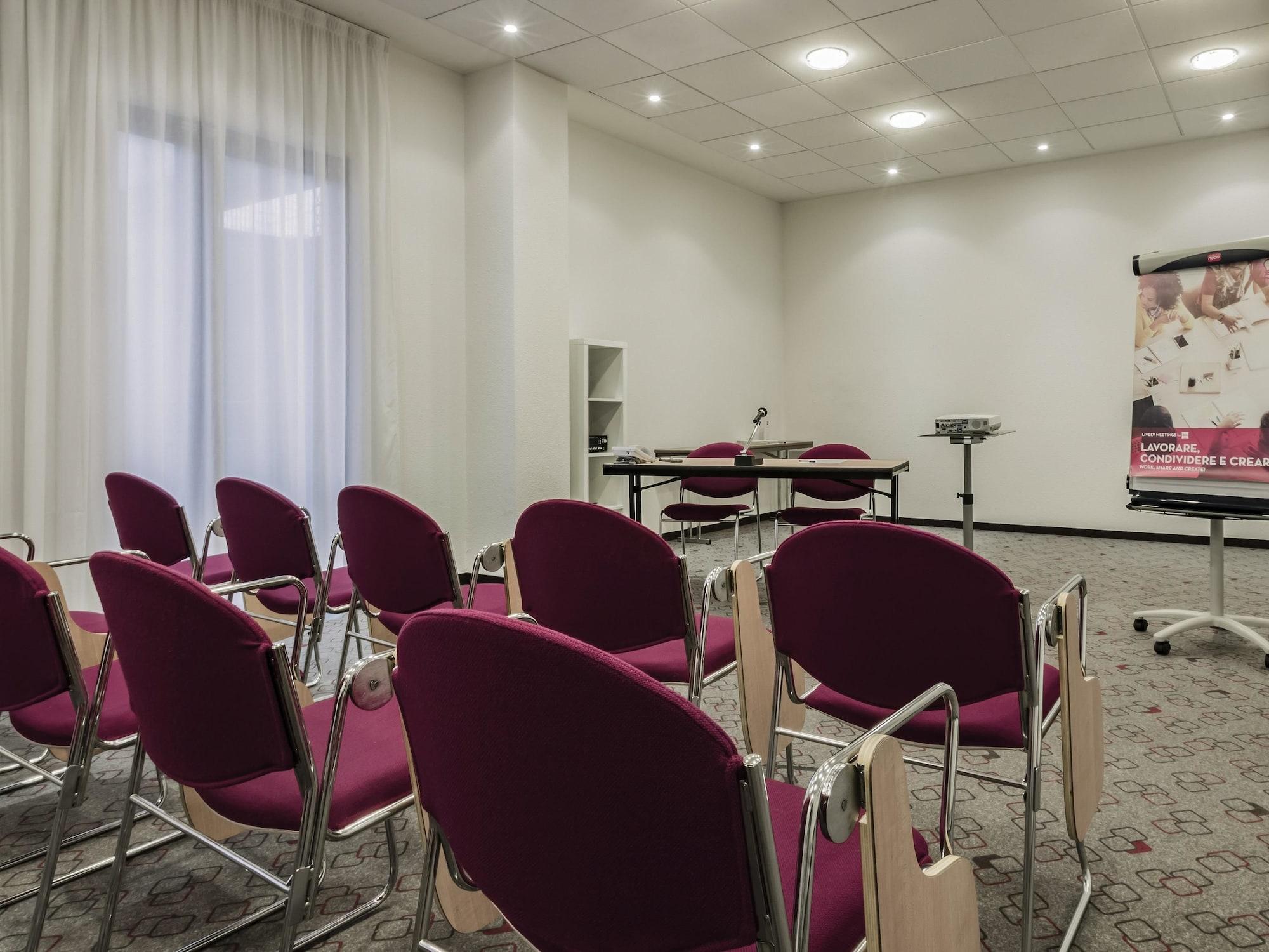 Sala de Reuniones ibis Milano Malpensa Aeroporto